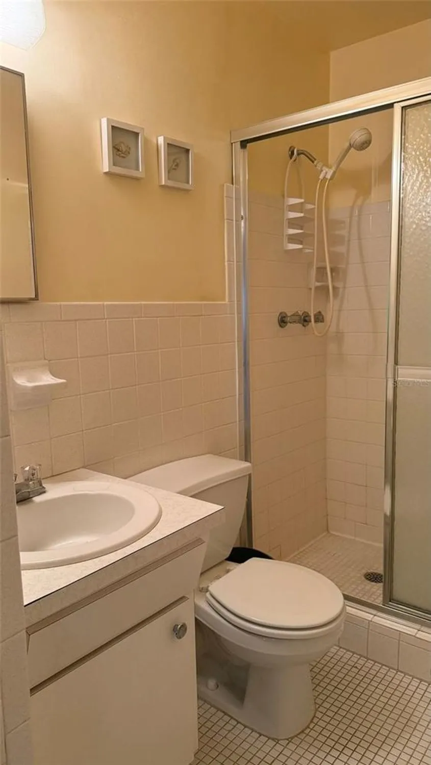 Property Slideshow image 19 of 33 | 2460 canadian way 48, Clearwater, FL, 33763