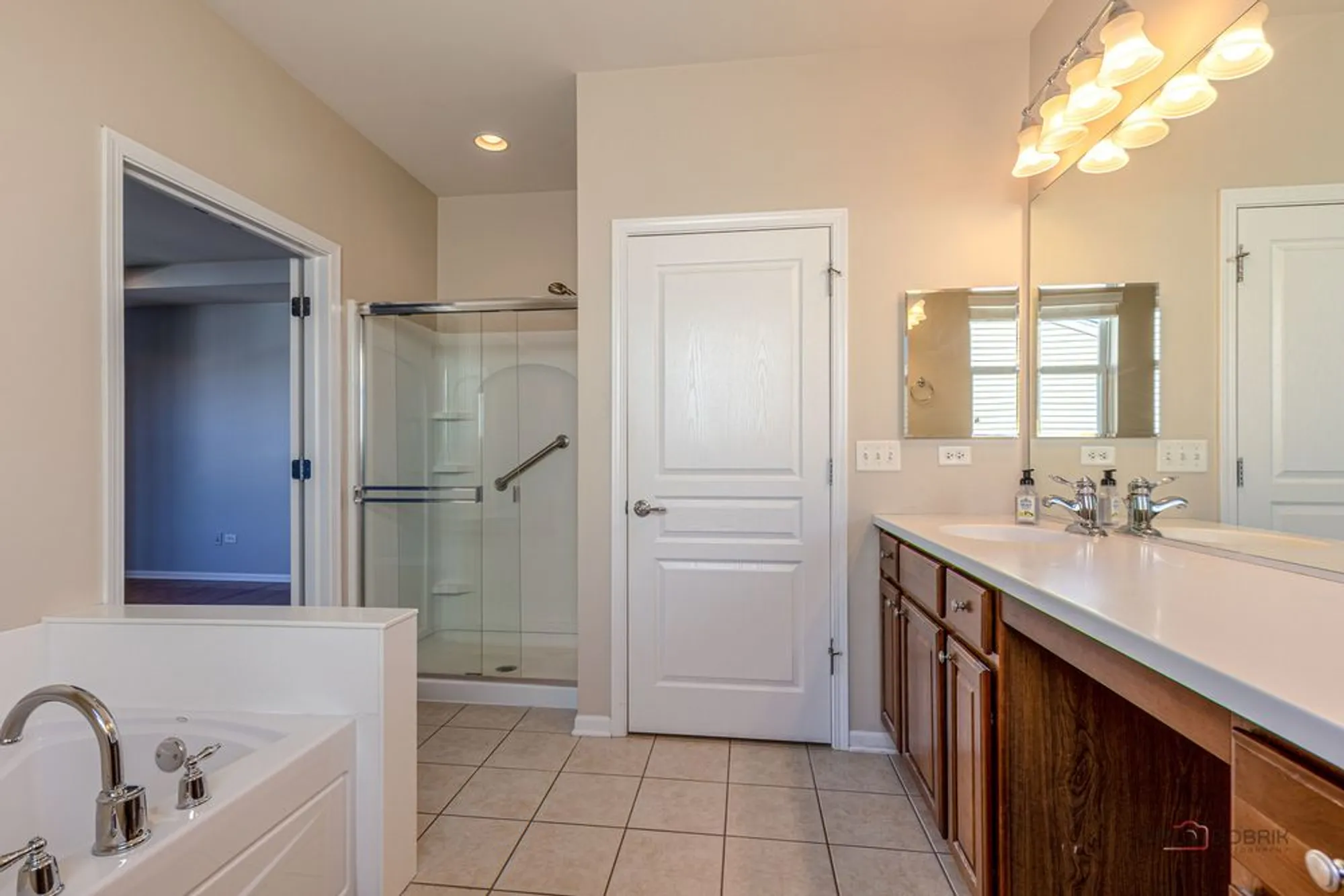 Property Slideshow image 24 of 39 | 3768 canton cir, Mundelein, IL, 60060