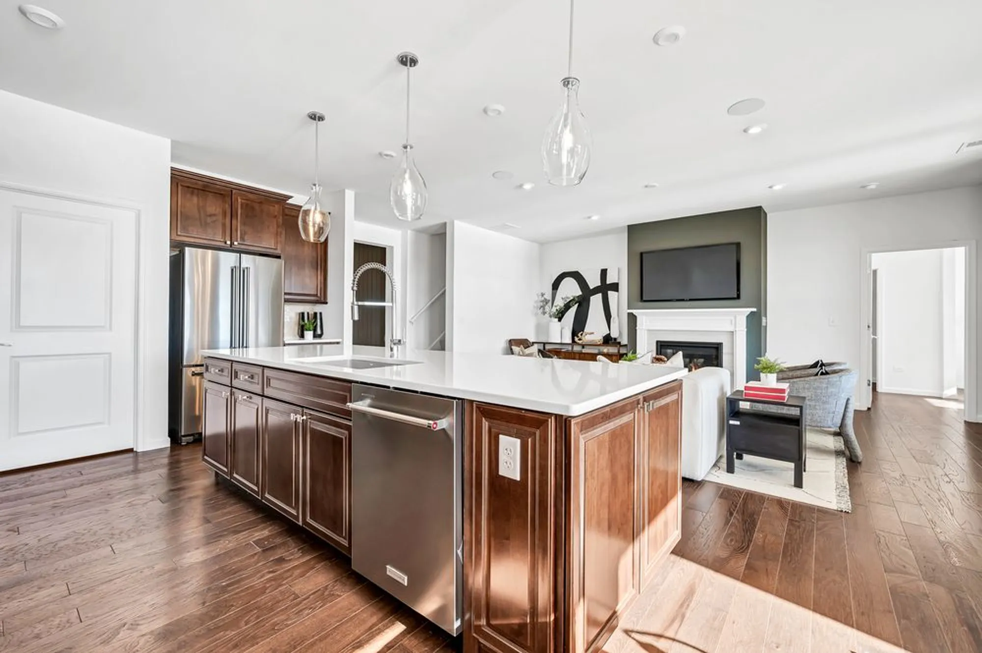 Property Slideshow image 4 of 20 | 3258 mirehaven ct, Aurora, IL, 60503