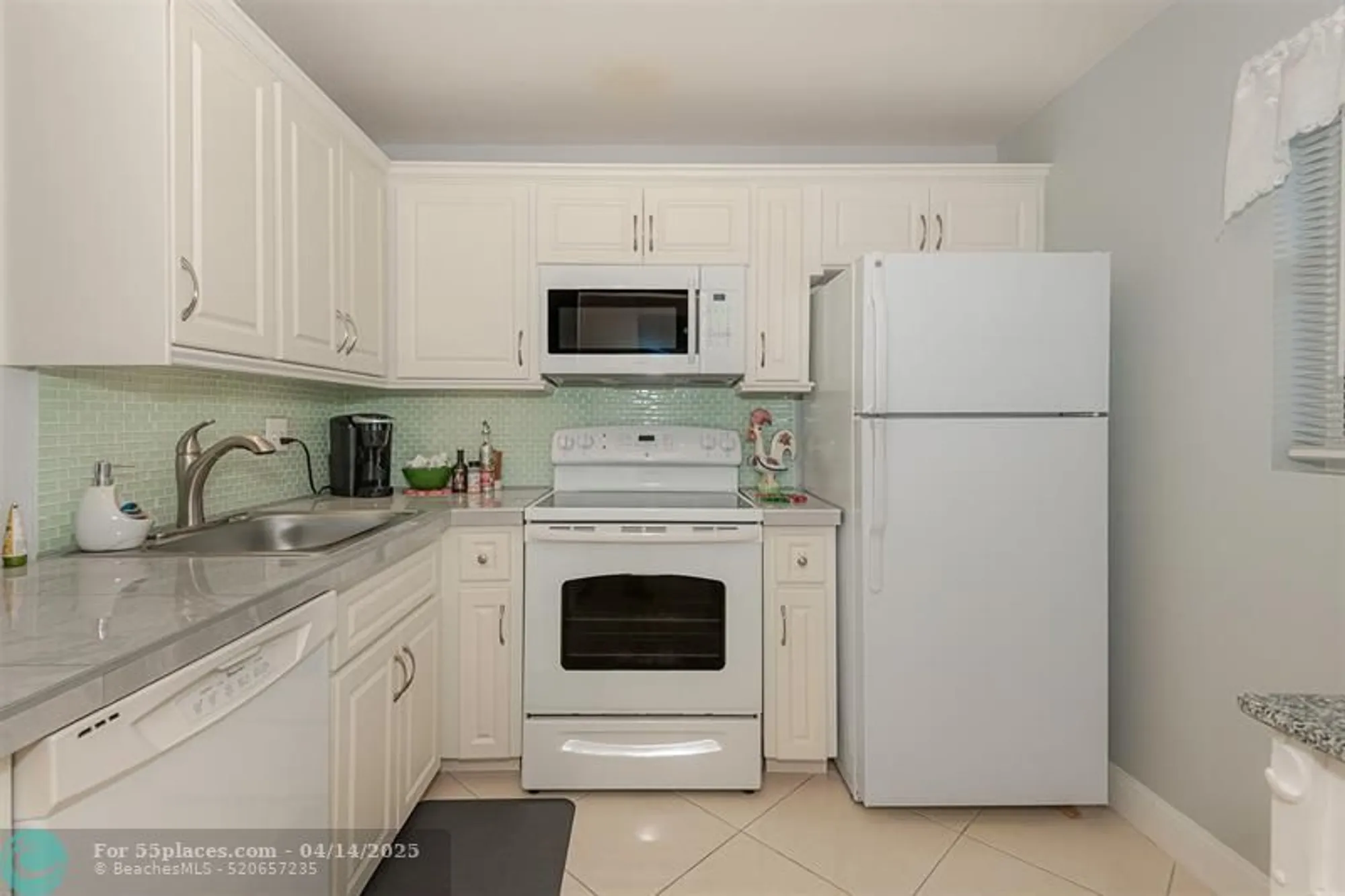 Property Slideshow image 10 of 36 | 2861 nw 47th ter apt 303, Lauderdale Lakes, FL, 33313
