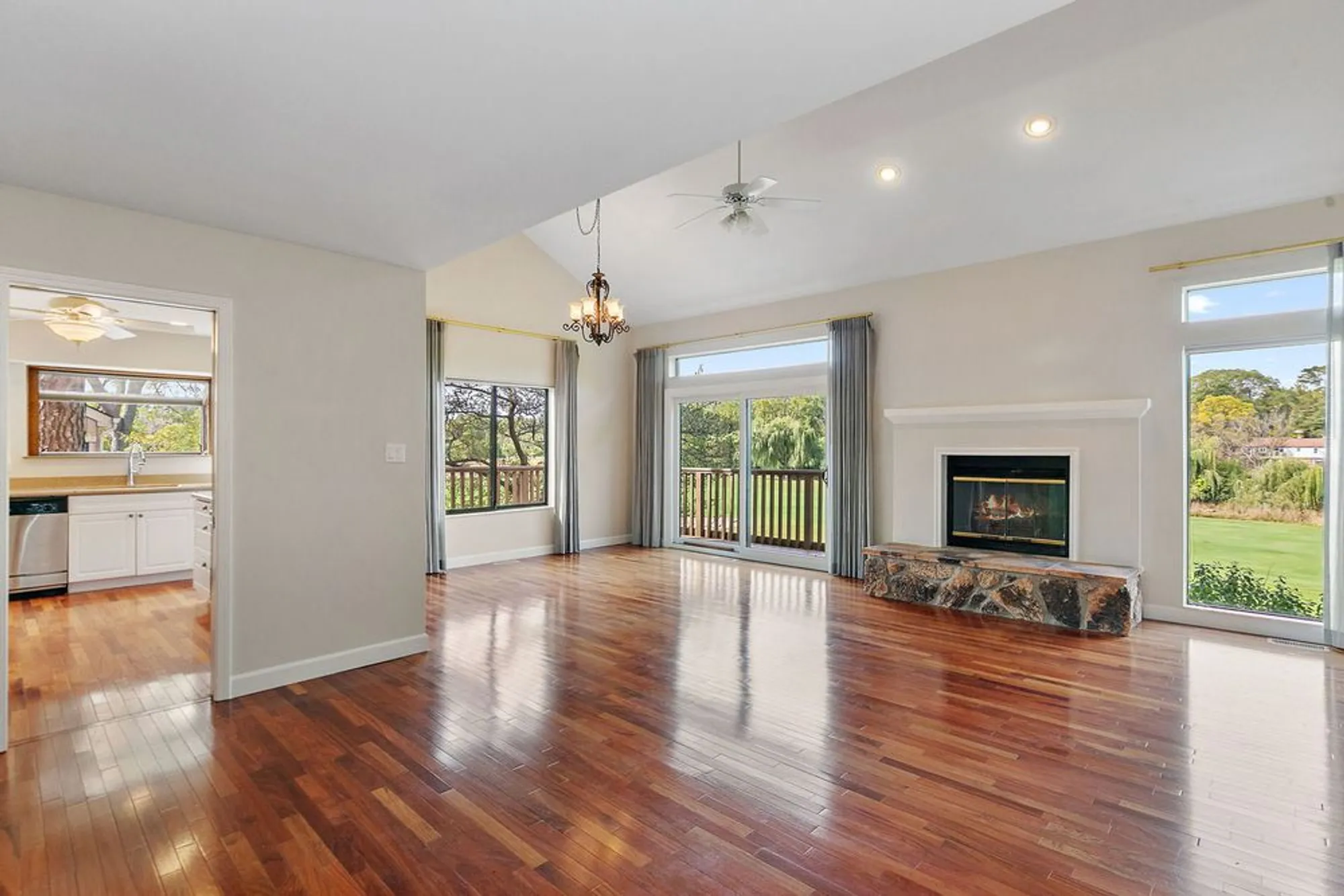 Property Slideshow image 12 of 39 | 830 oak hill rd, Lake Barrington, IL, 60010