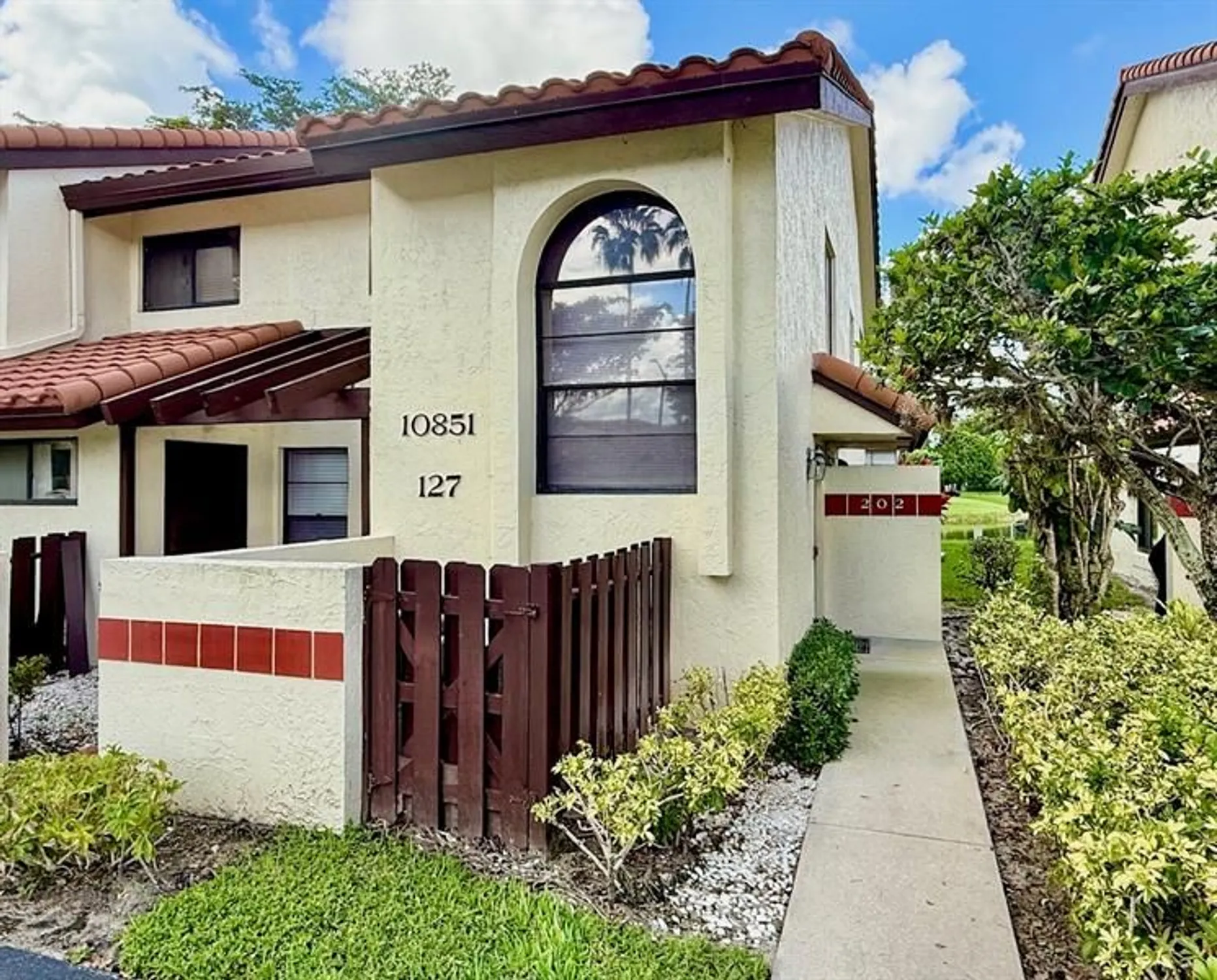 Property Slideshow image 2 of 36 | 10851 palm lake ave 202, Boynton Beach, FL, 33437