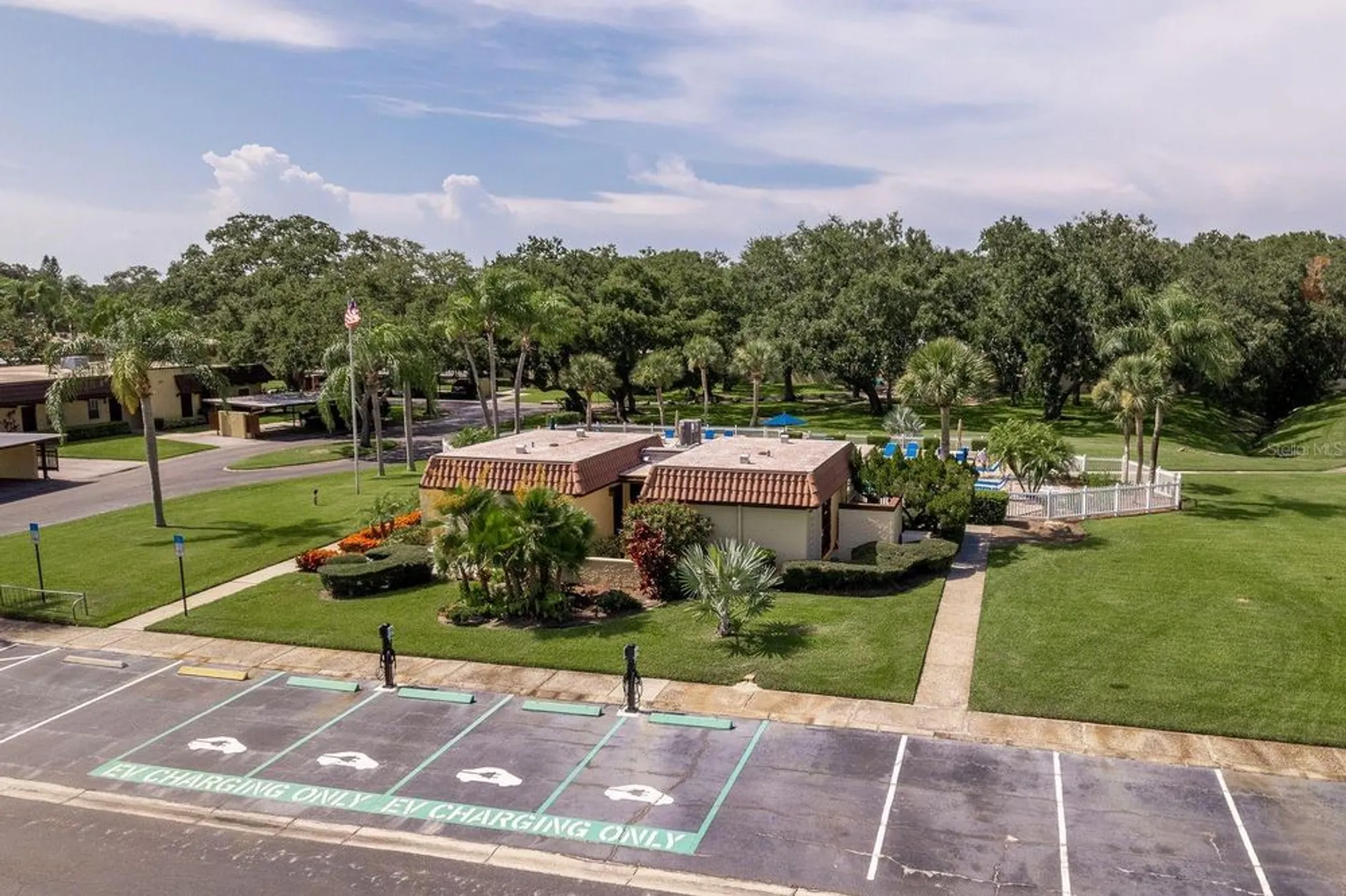 Property Slideshow image 27 of 29 | 1701 pinehurst rd 19e, Dunedin, FL, 34698