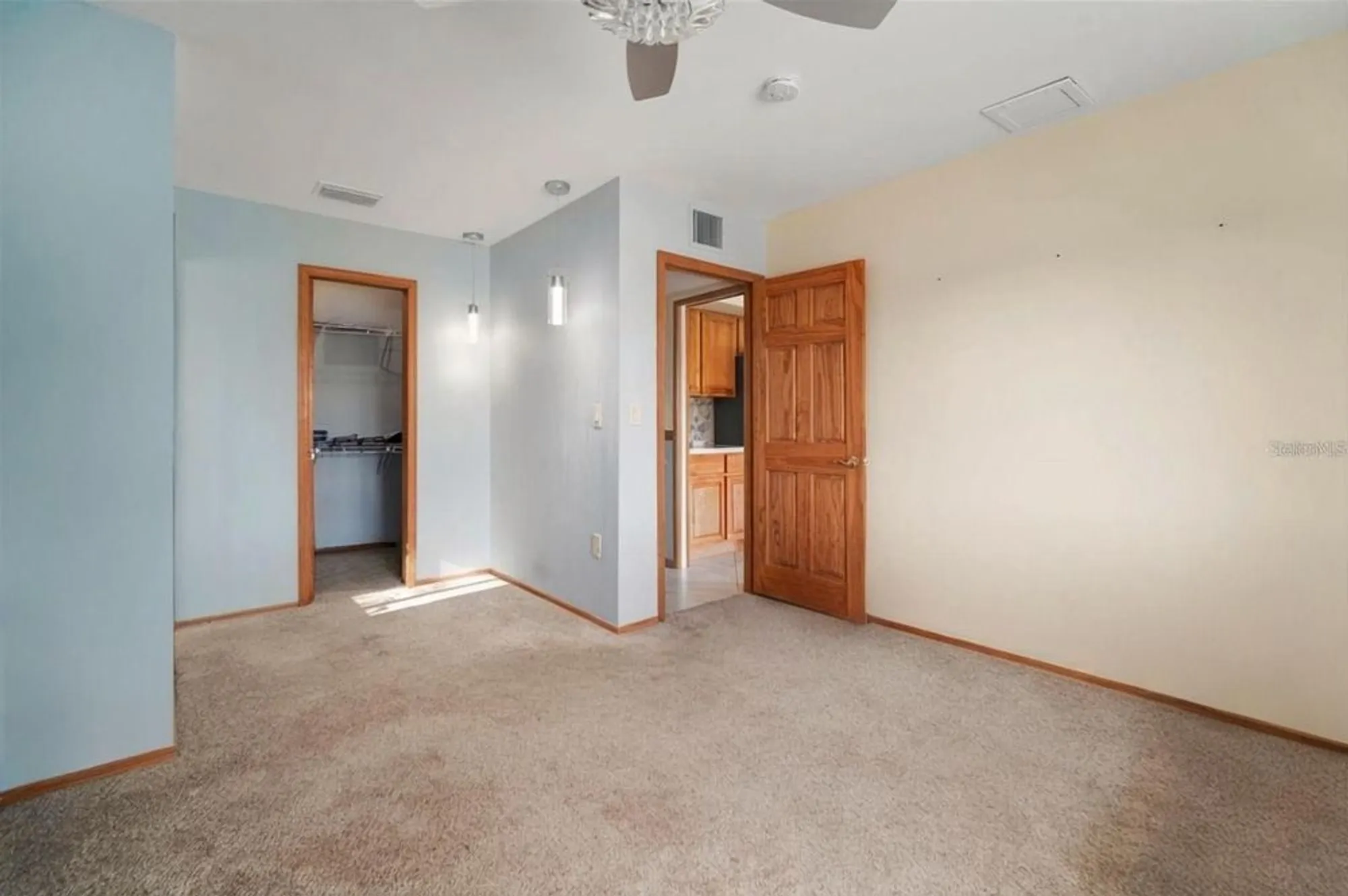 Property Slideshow image 23 of 49 | 609 fox hills dr, Sun City Center, FL, 33573