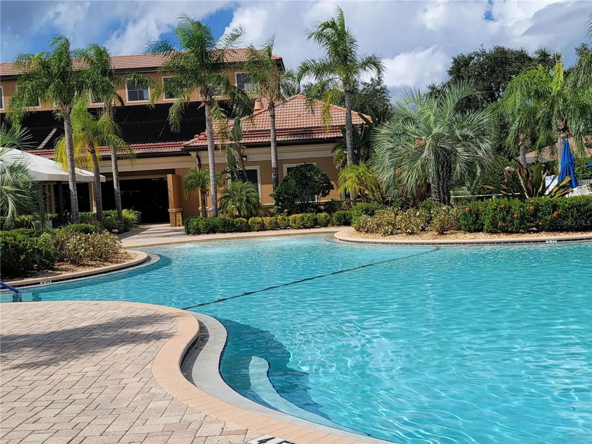 Property Slideshow image 62 of 100 | 303 bluewater falls ct, Apollo Beach, FL, 33572