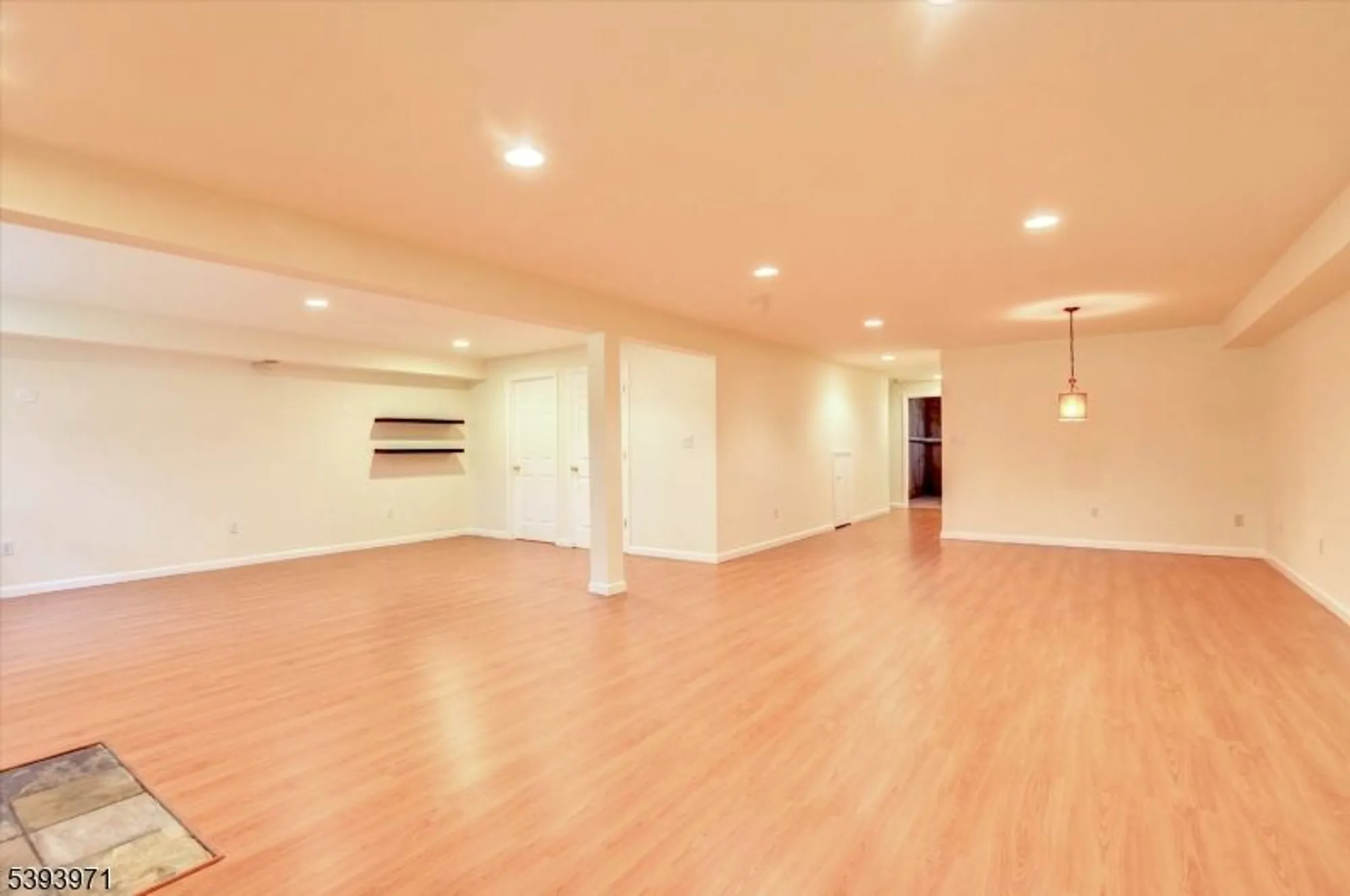 Property Slideshow image 21 of 29 | 13 fernwood ct, Whitehouse Station, NJ, 08889