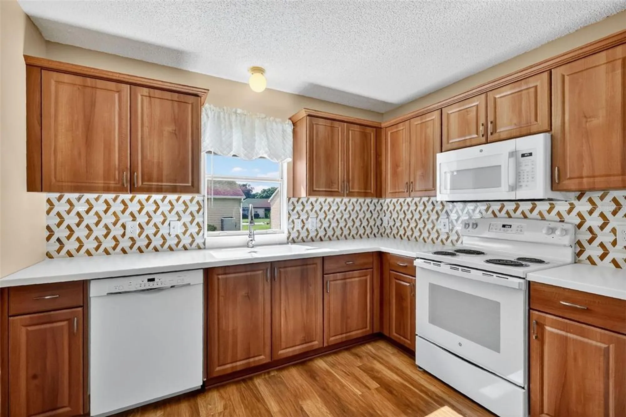 Property Slideshow image 8 of 39 | 518 alcazar ct, The Villages, FL, 32159