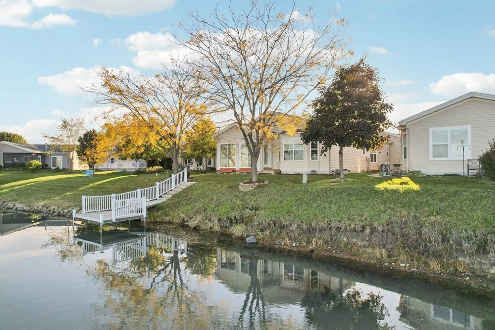 Property Slideshow image 31 of 39 | 328 legacy ct, Grayslake, IL, 60030