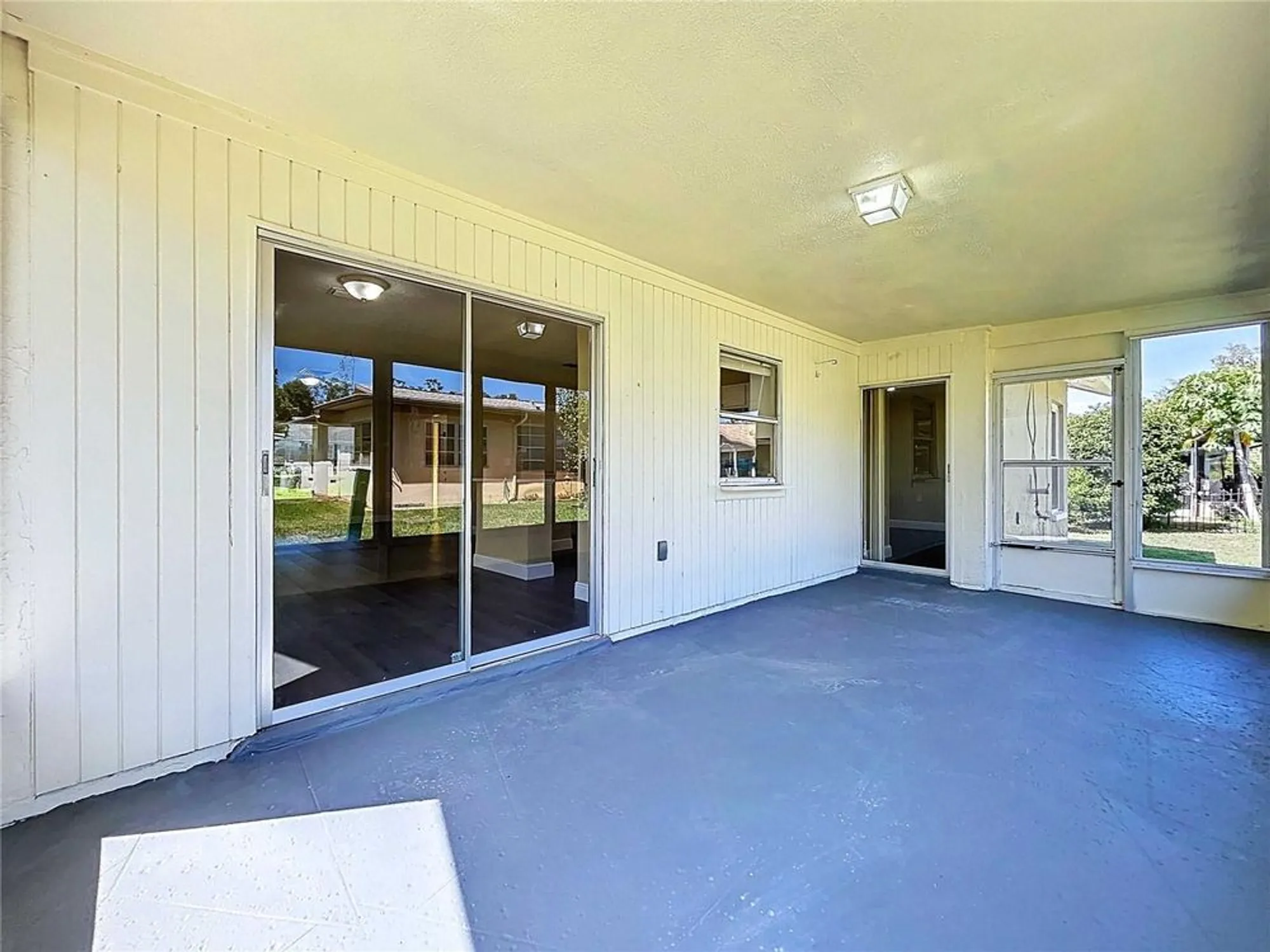 Property Slideshow image 5 of 26 | 8101 casuarina dr, Port Richey, FL, 34668