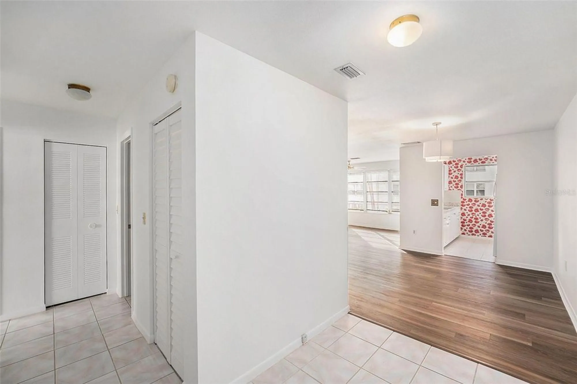 Property Slideshow image 19 of 37 | 5623 80th st n unit 211, St Petersburg, FL, 33709