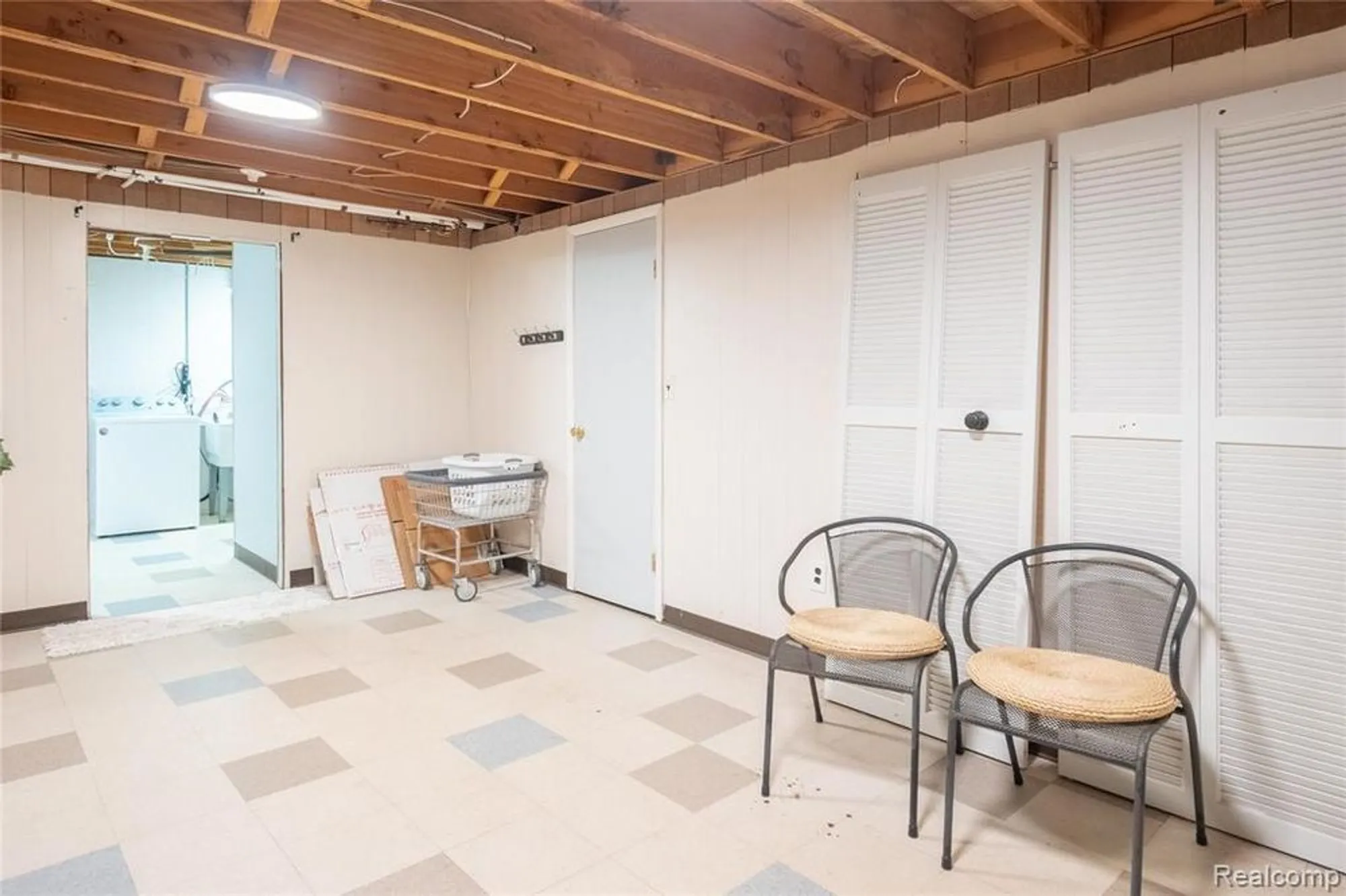 Property Slideshow image 25 of 36 | 61021 heritage blvd # 4, South Lyon, MI, 48178