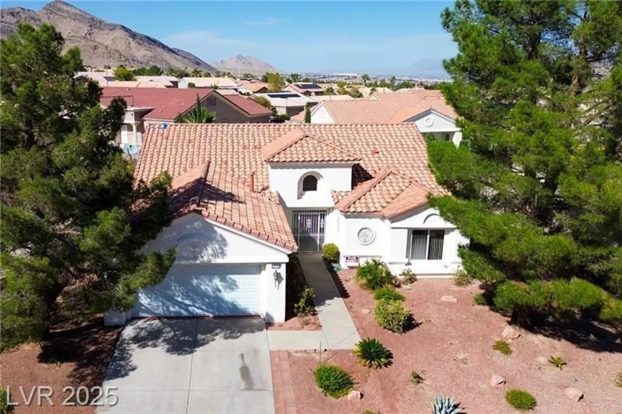 Property Slideshow image 1 of 32 | 10520 shoalhaven dr, Las Vegas, NV, 89134
