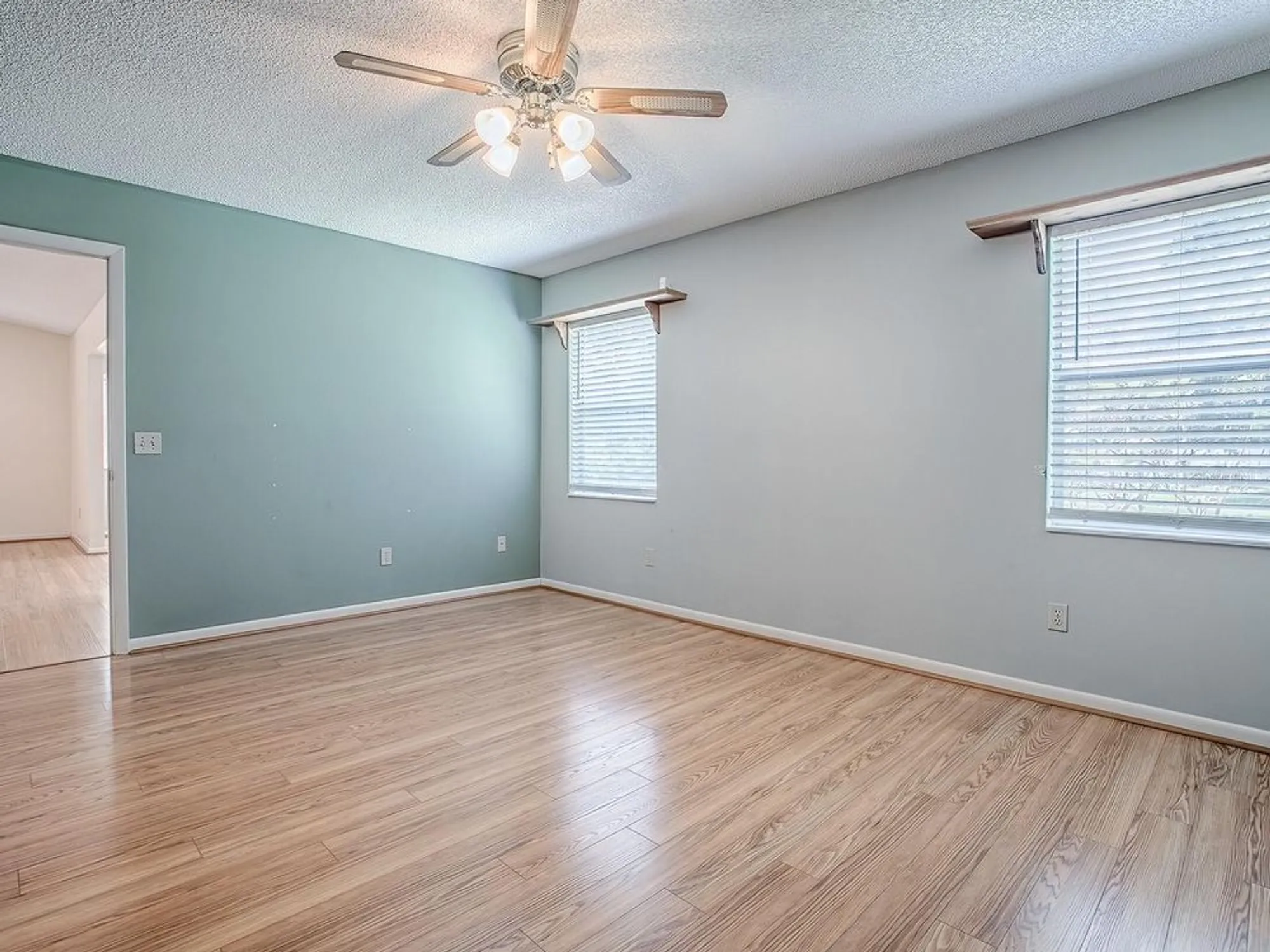 Property Slideshow image 35 of 43 | 642 glen oaks dr, Leesburg, FL, 34748
