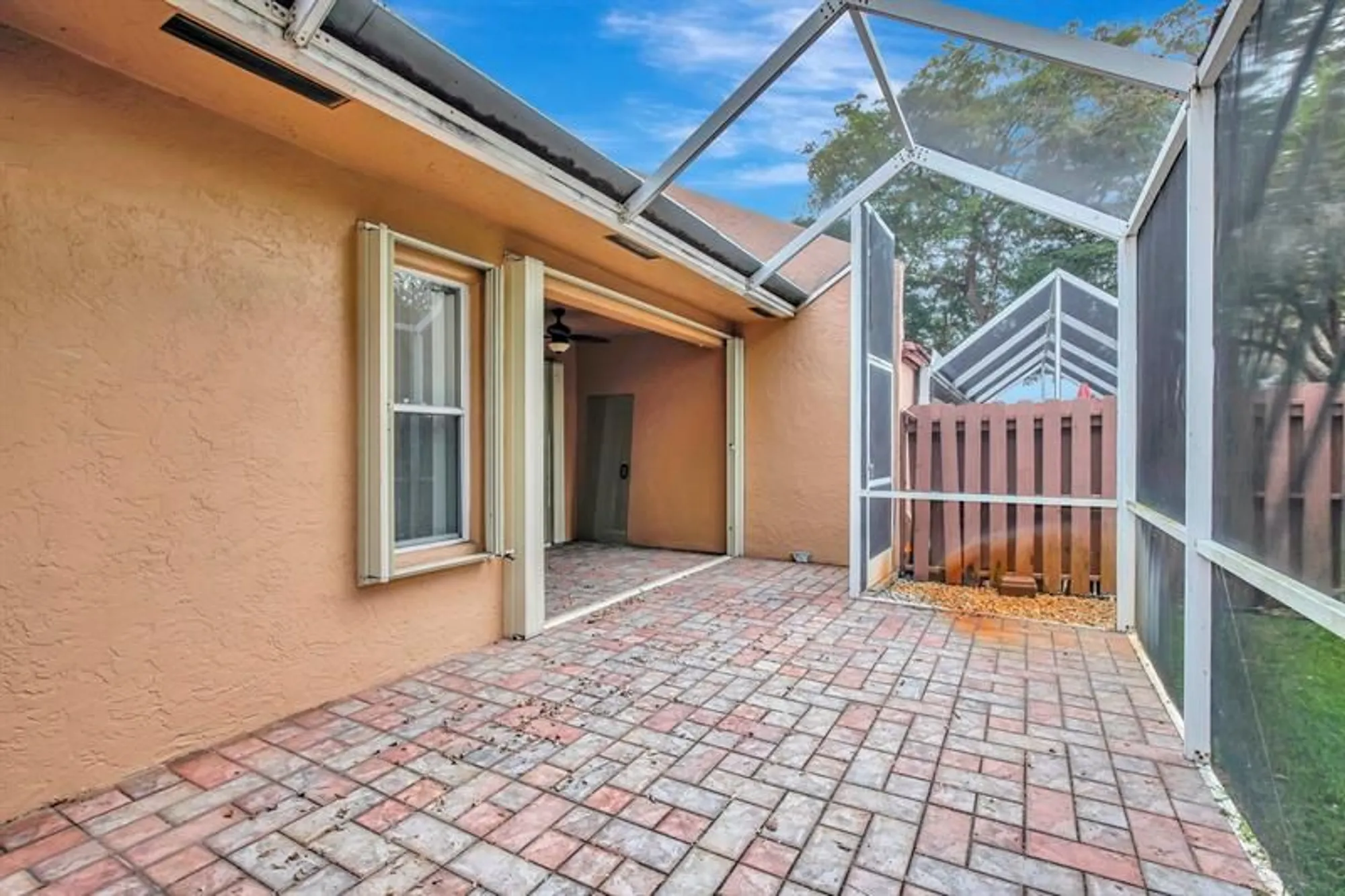 Property Slideshow image 37 of 41 | 9720 malvern dr, Tamarac, FL, 33321