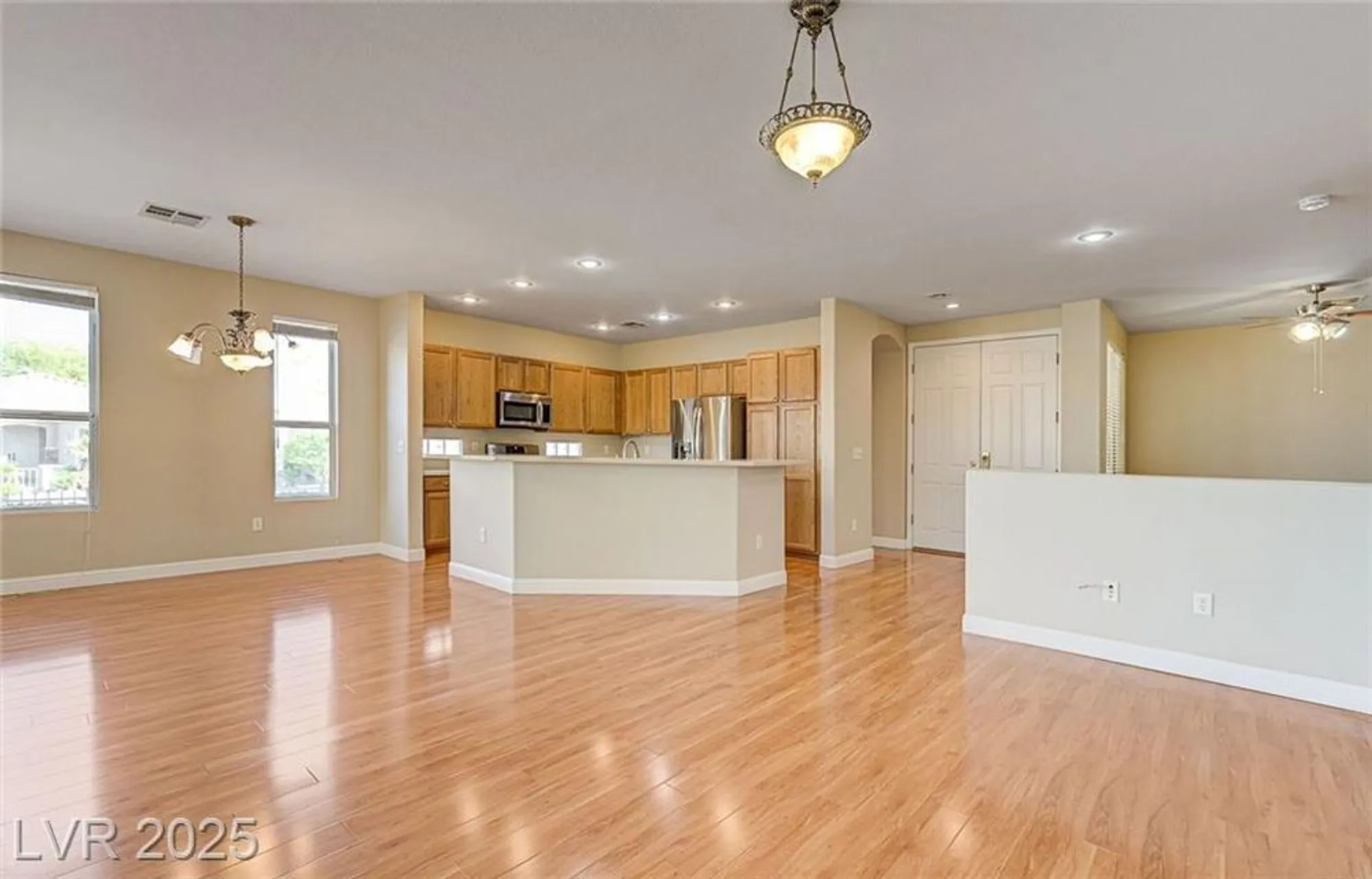 Property Slideshow image 7 of 65 | 10532 riva grande ct, Las Vegas, NV, 89135