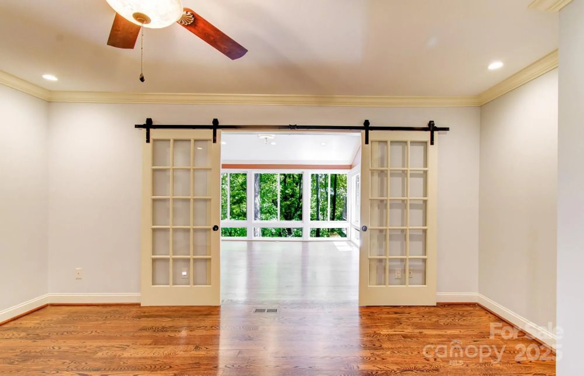 Property Slideshow image 18 of 38 | 305 e high point ln, Hendersonville, NC, 28791