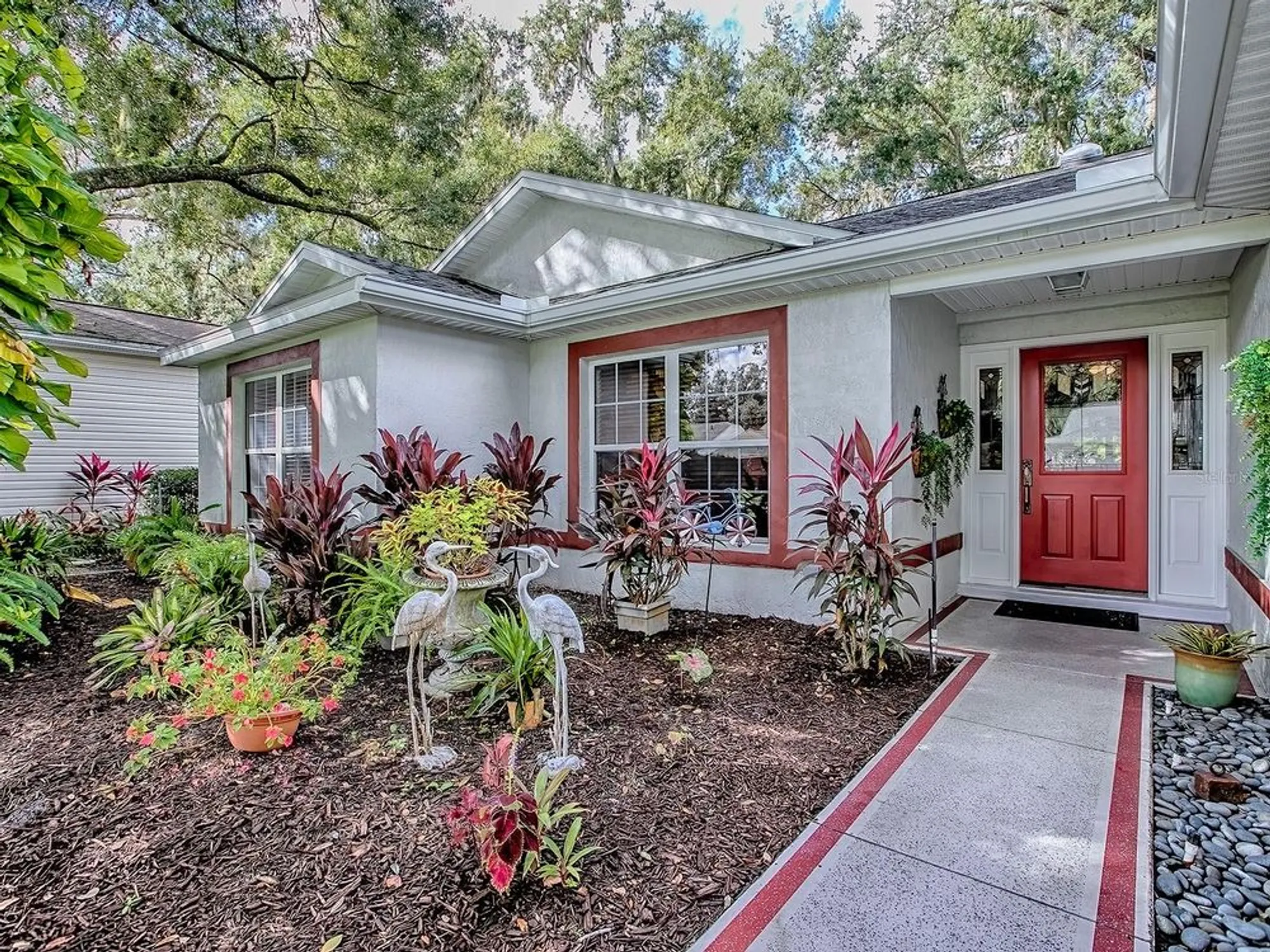 Property Slideshow image 2 of 62 | 25749 whisper oaks rd, Leesburg, FL, 34748