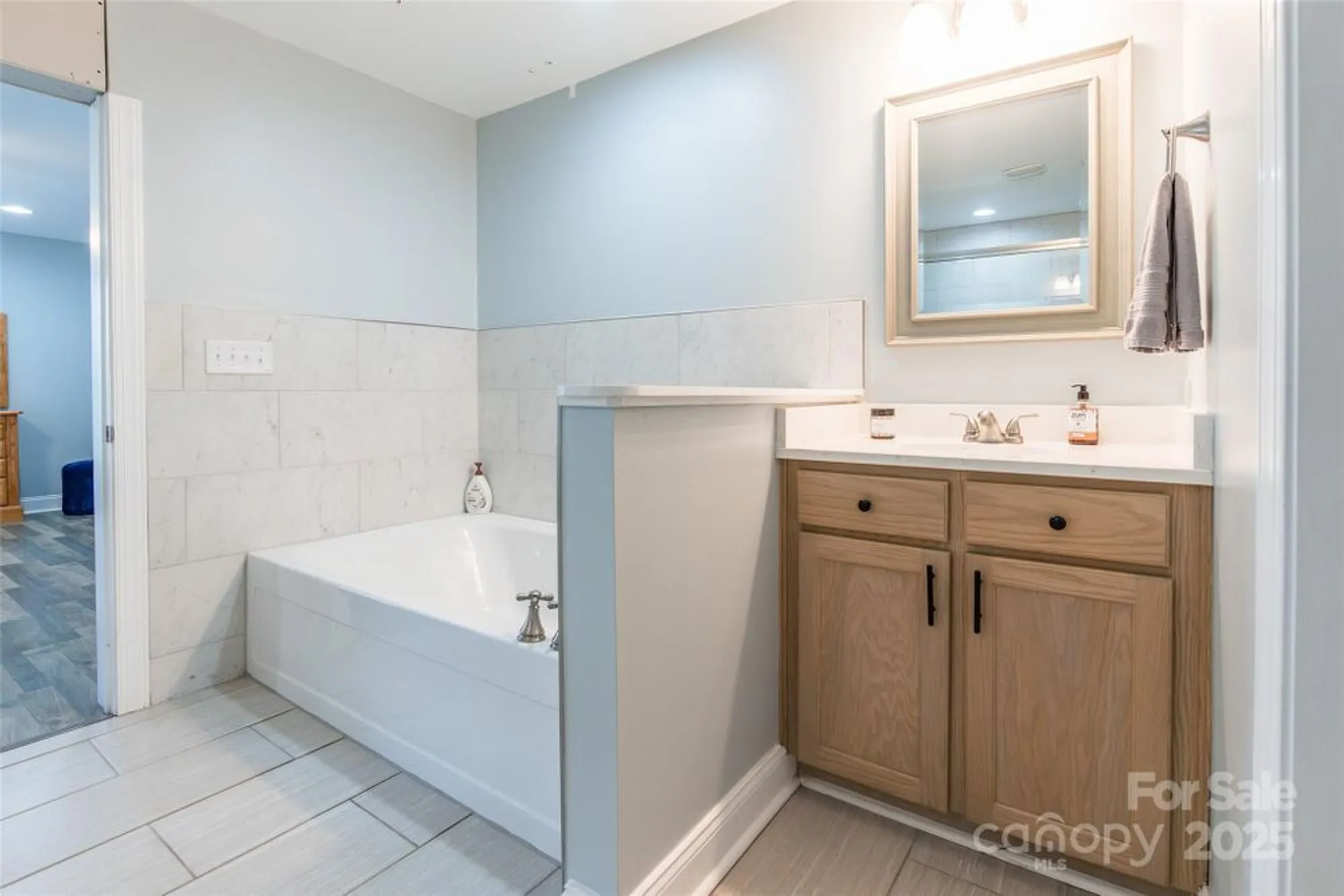 Property Slideshow image 37 of 46 | 208 canoe pole ln, Mooresville, NC, 28117