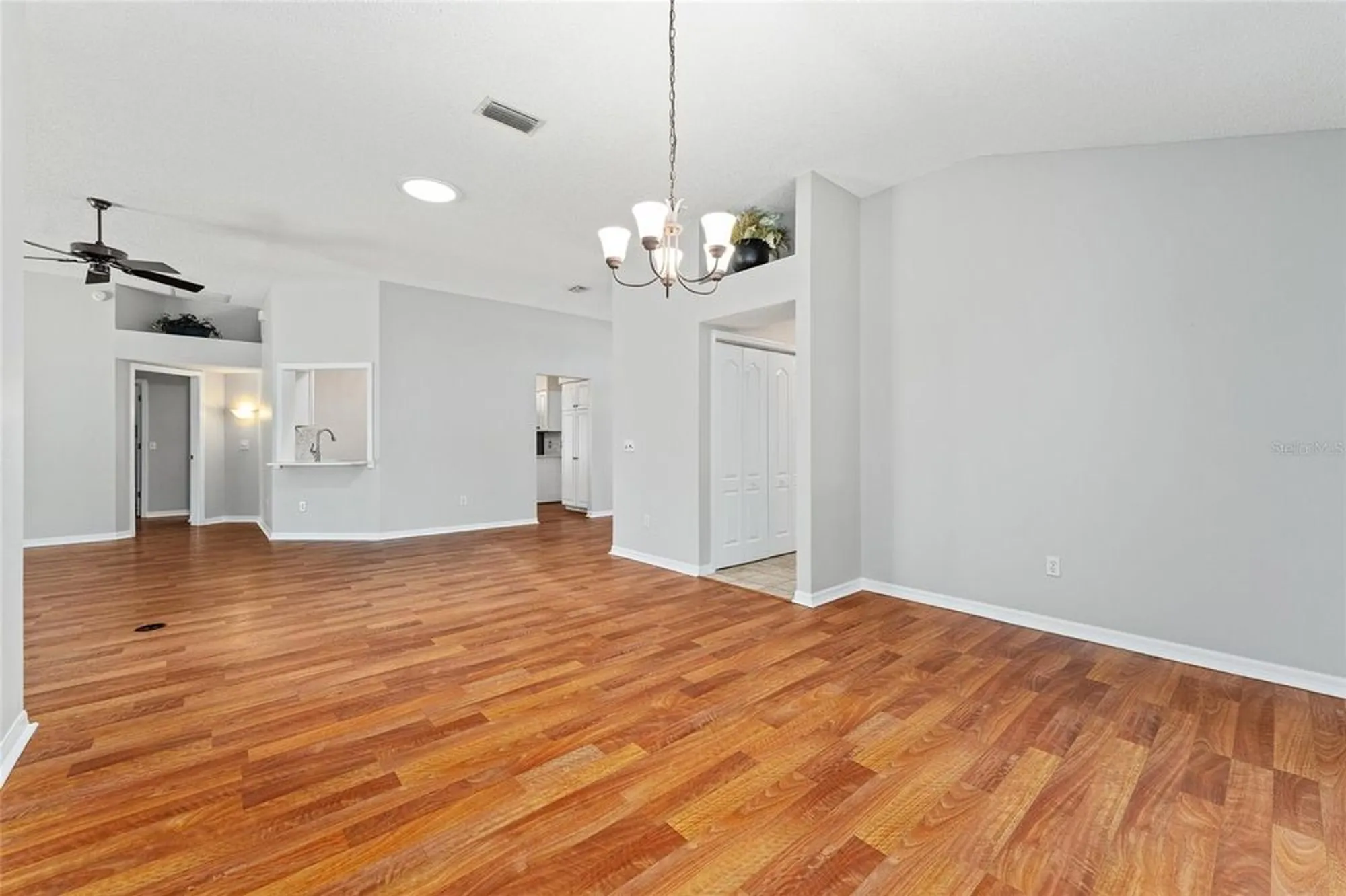 Property Slideshow image 17 of 50 | 2461 merida cir, The Villages, FL, 32162