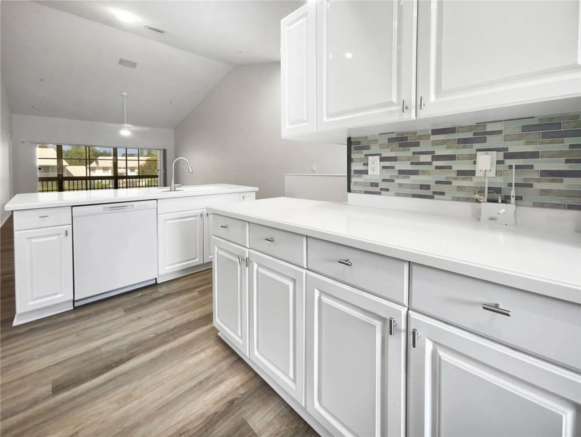 Property Slideshow image 10 of 29 | 6629 pineview ter # 5-201, Bradenton, FL, 34203