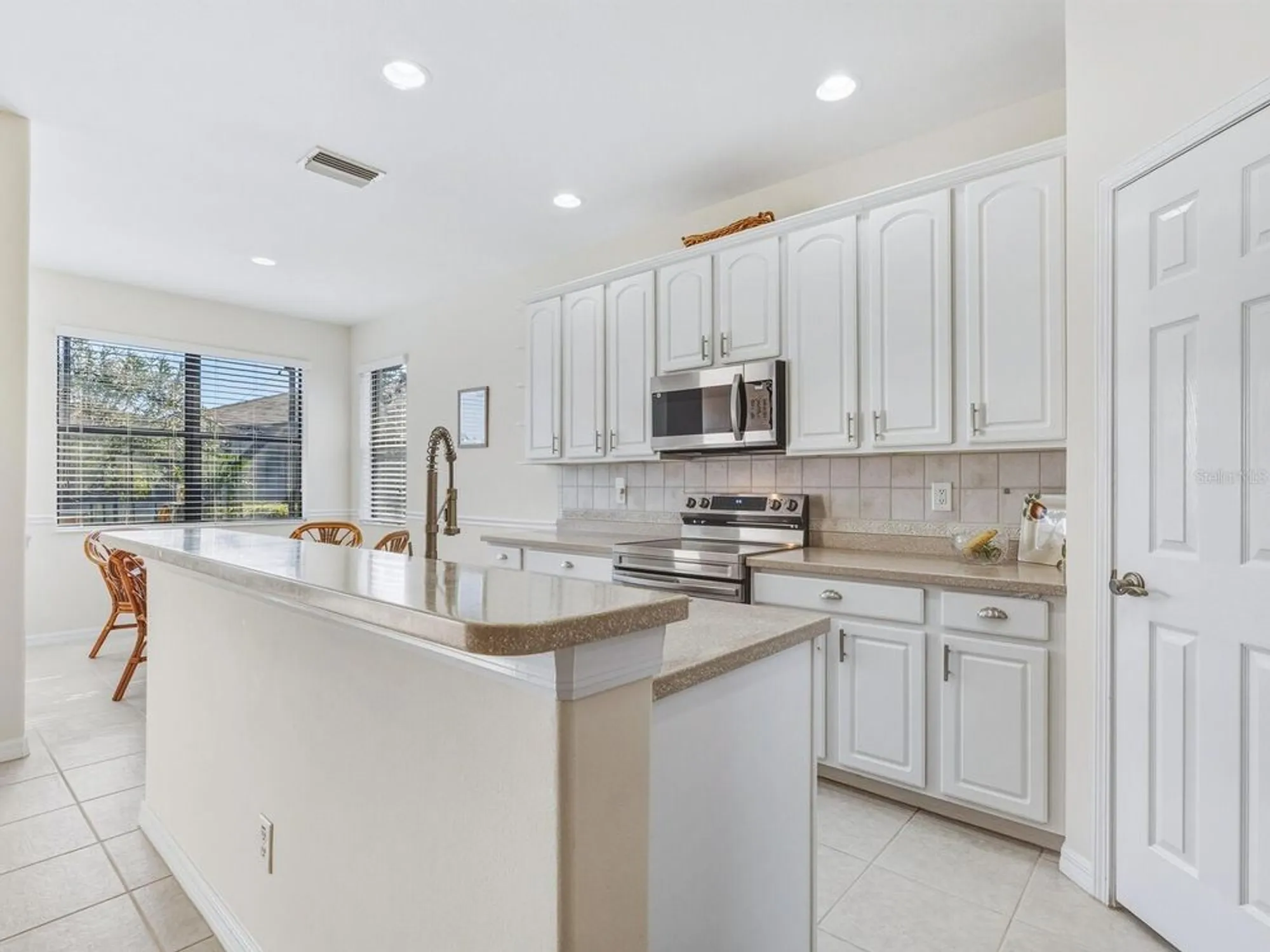 Property Slideshow image 13 of 41 | 1379 maseno dr, Venice, FL, 34292
