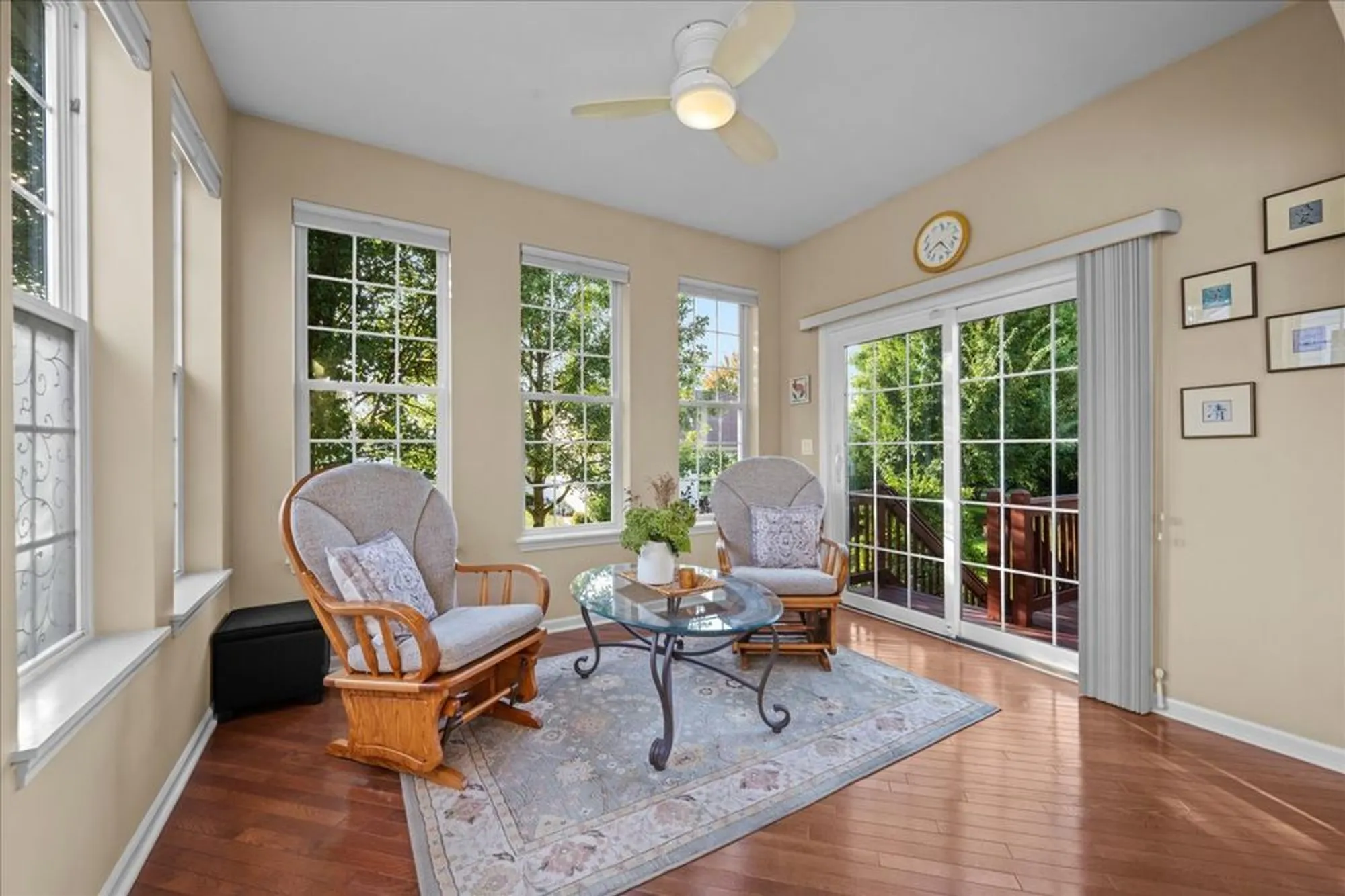 Property Slideshow image 13 of 30 | 1148 drury ln, Aurora, IL, 60502