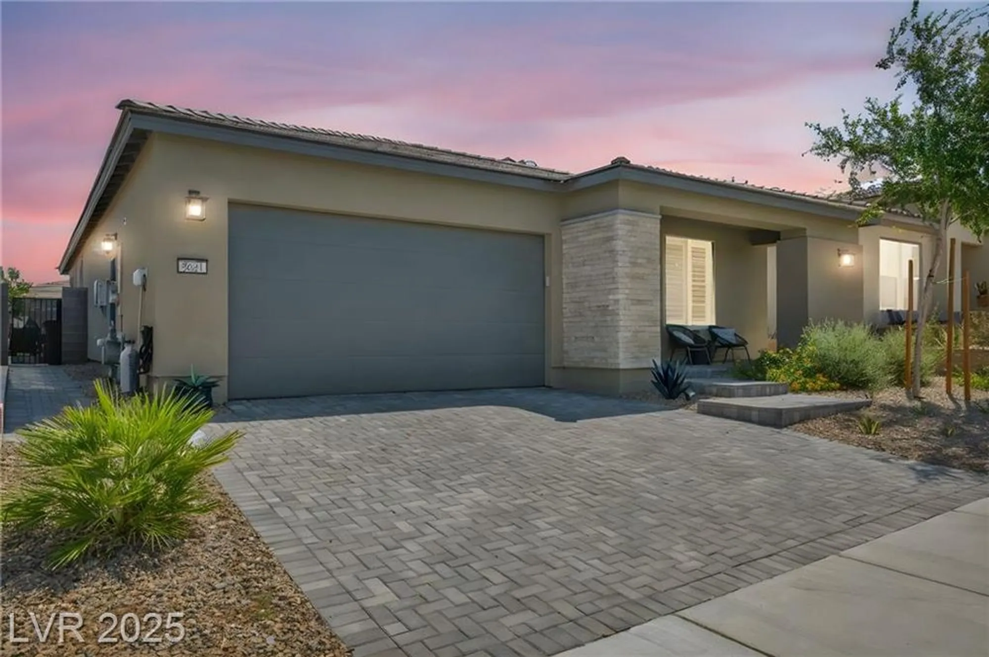 Property Slideshow image 5 of 90 | 9641 balais dr, Las Vegas, NV, 89143