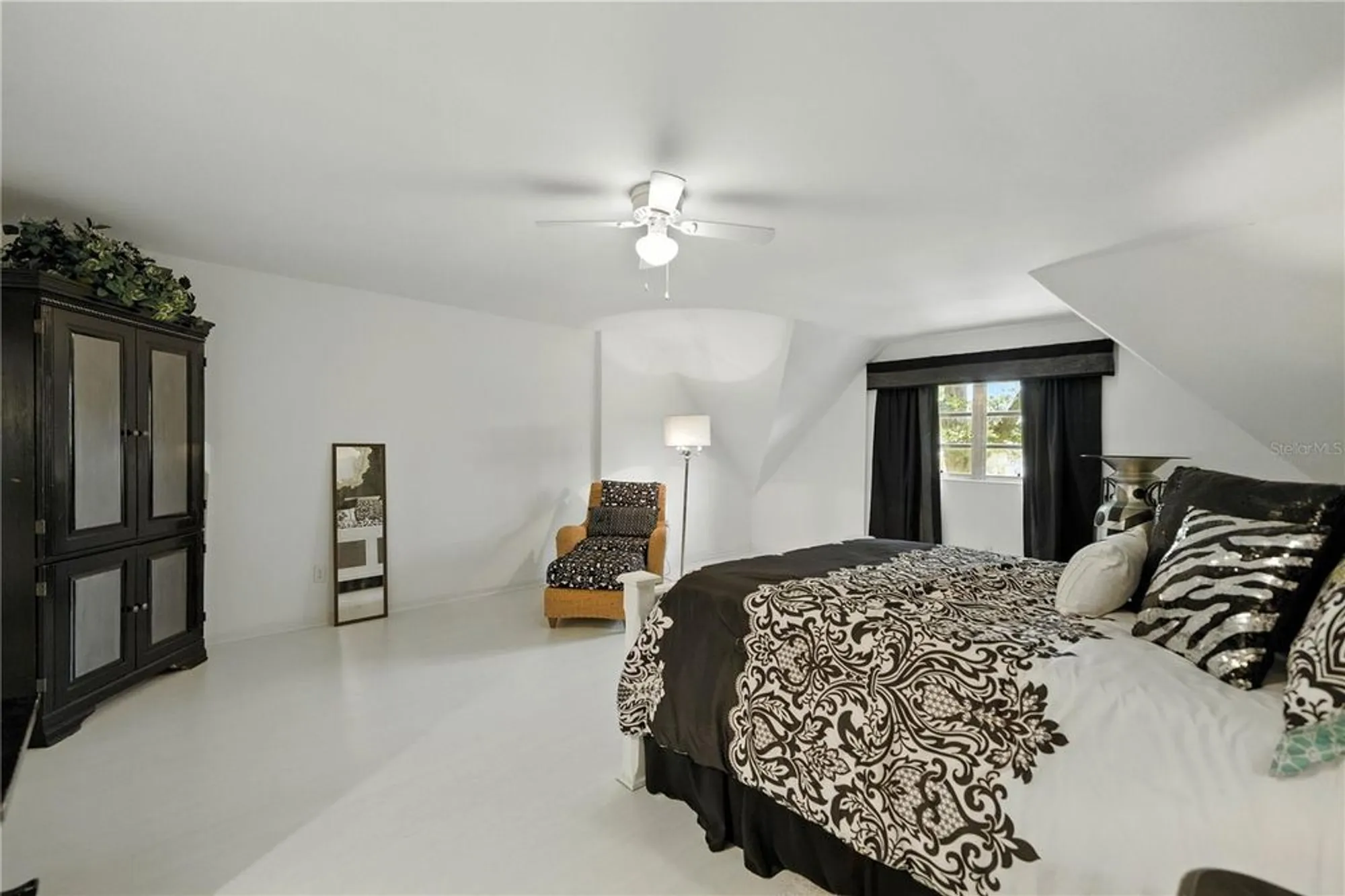 Property Slideshow image 16 of 29 | 9951 sw 88th court rd b, Ocala, FL, 34481