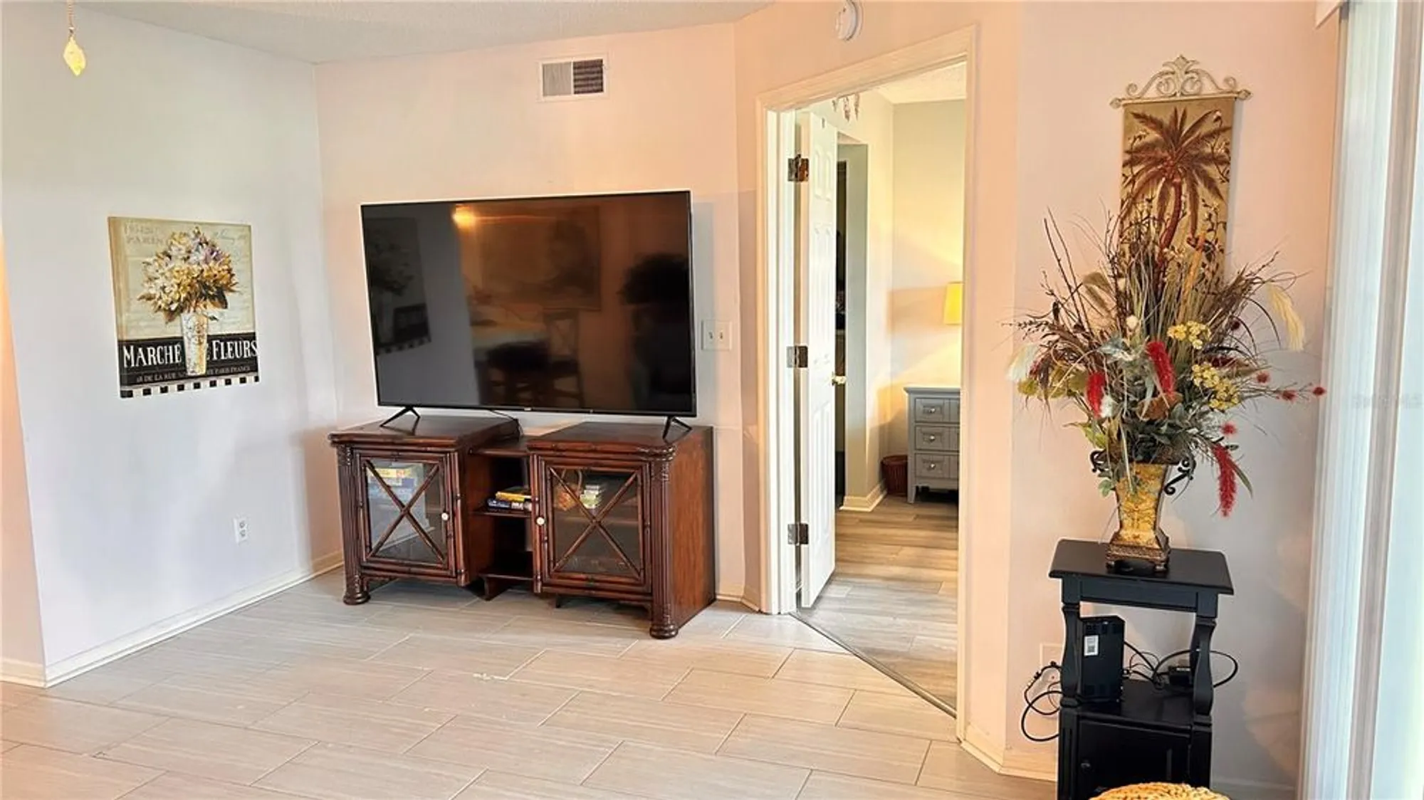 Property Slideshow image 16 of 31 | 433 cerromar ln 331, Venice, FL, 34293