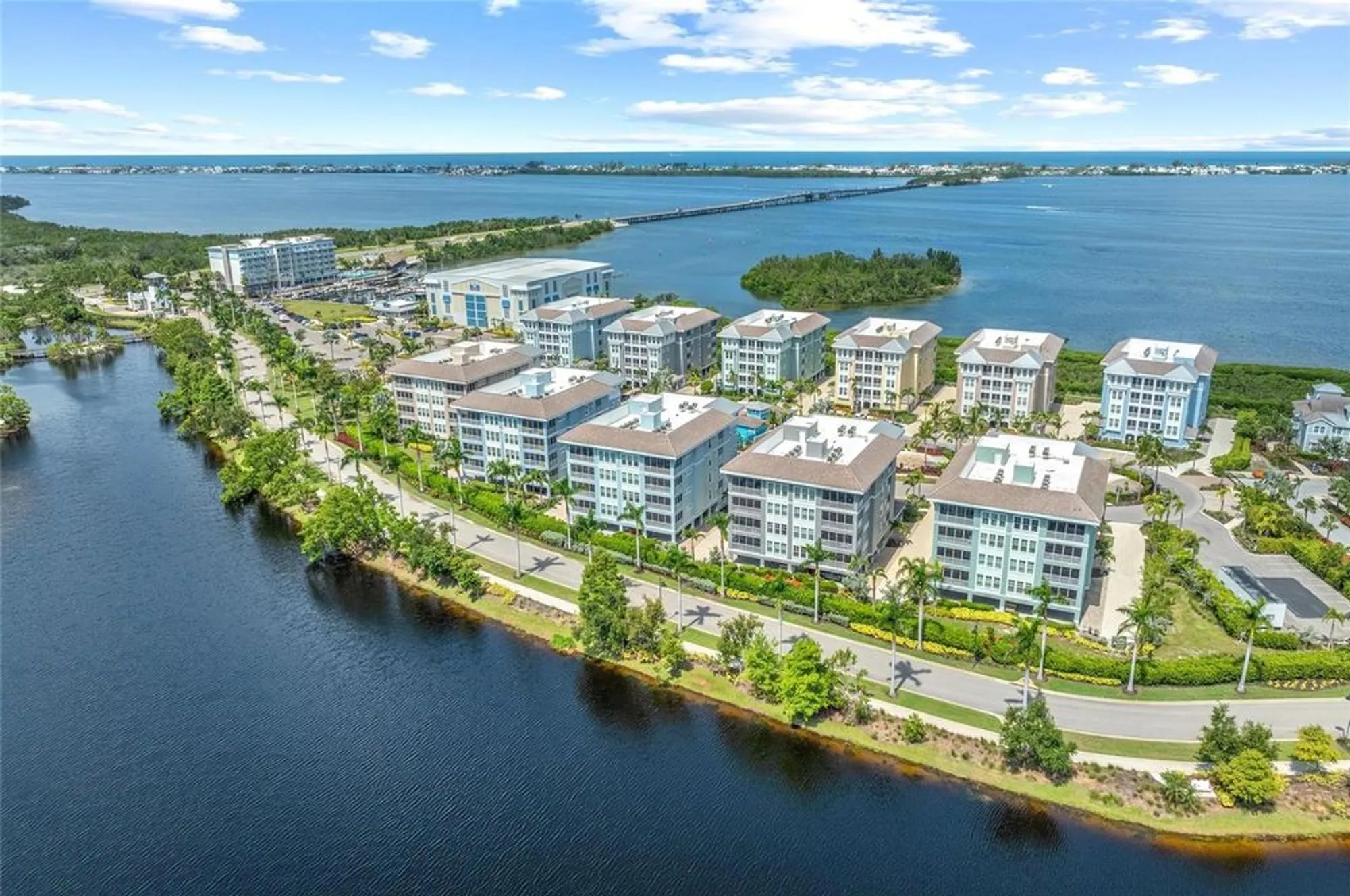 Property Slideshow image 3 of 100 | 387 aruba cir 301, Bradenton, FL, 34209