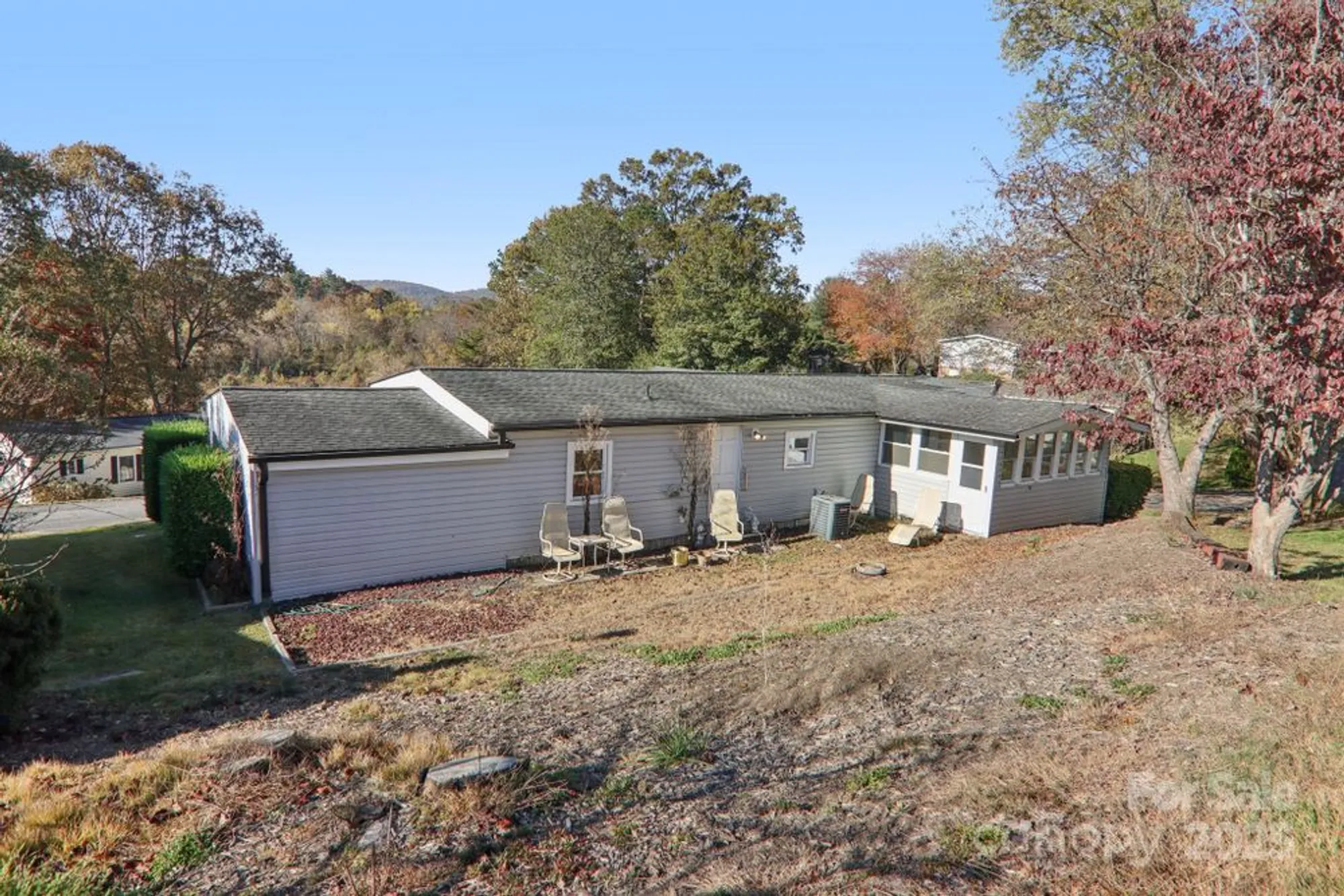 Property Slideshow image 38 of 44 | 201 cranbrook cir, Hendersonville, NC, 28792