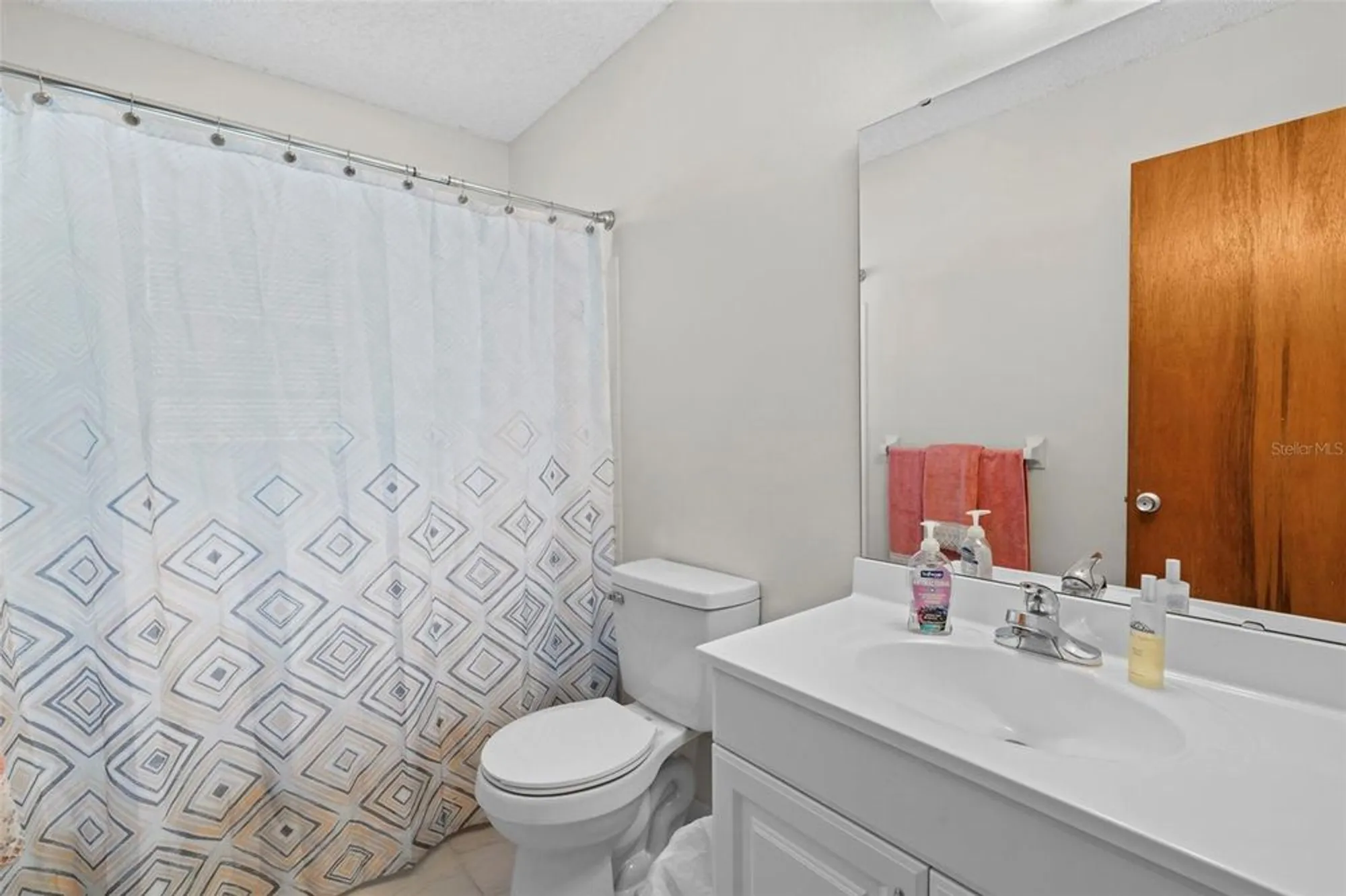 Property Slideshow image 10 of 18 | 151 n hill ave # 100, Deland, FL, 32724