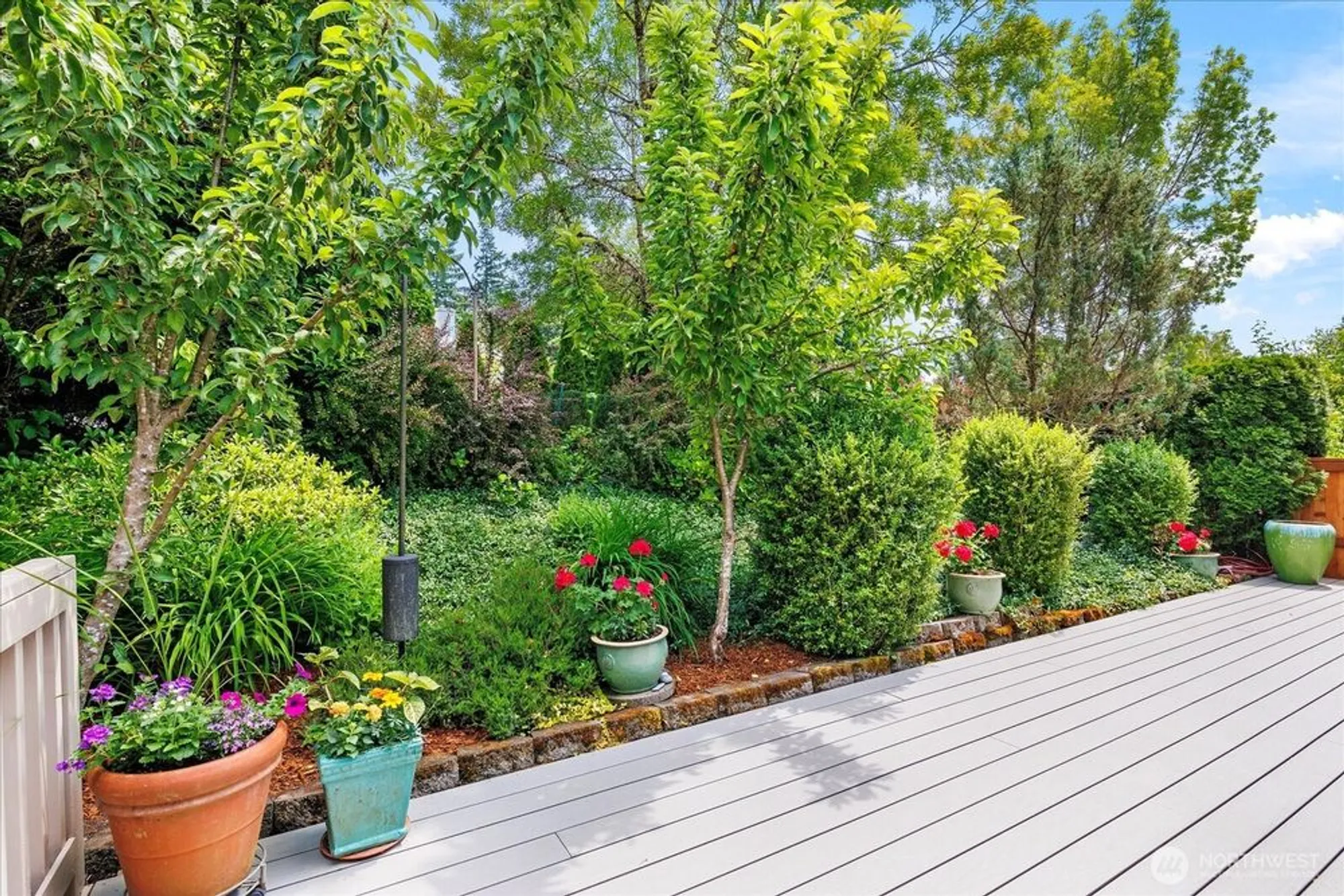 Property Slideshow image 8 of 32 | 13720 231st ln, Redmond, WA, 98053