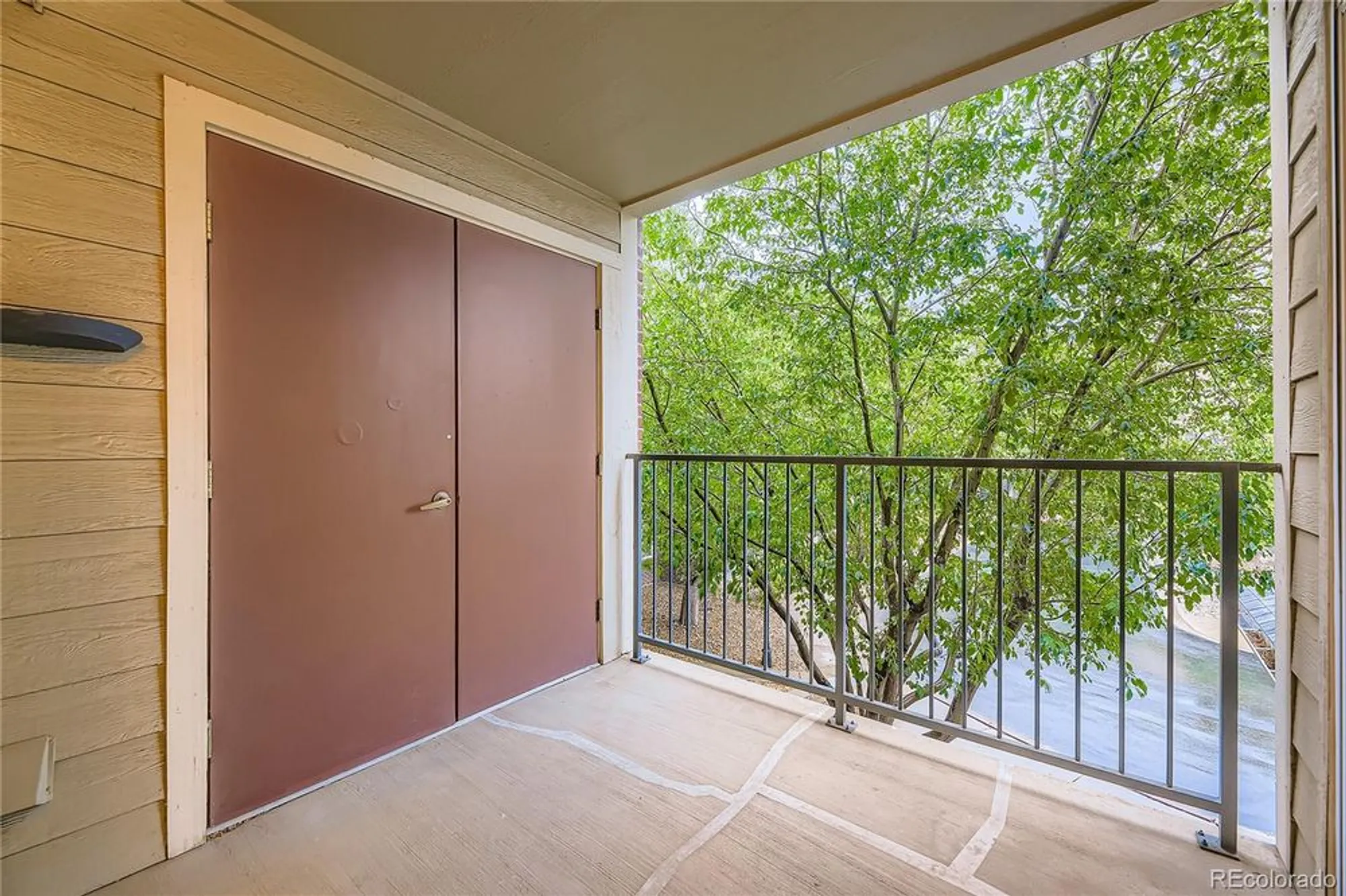 Property Slideshow image 11 of 30 | 2894 w riverwalk cir b209, Littleton, CO, 80123