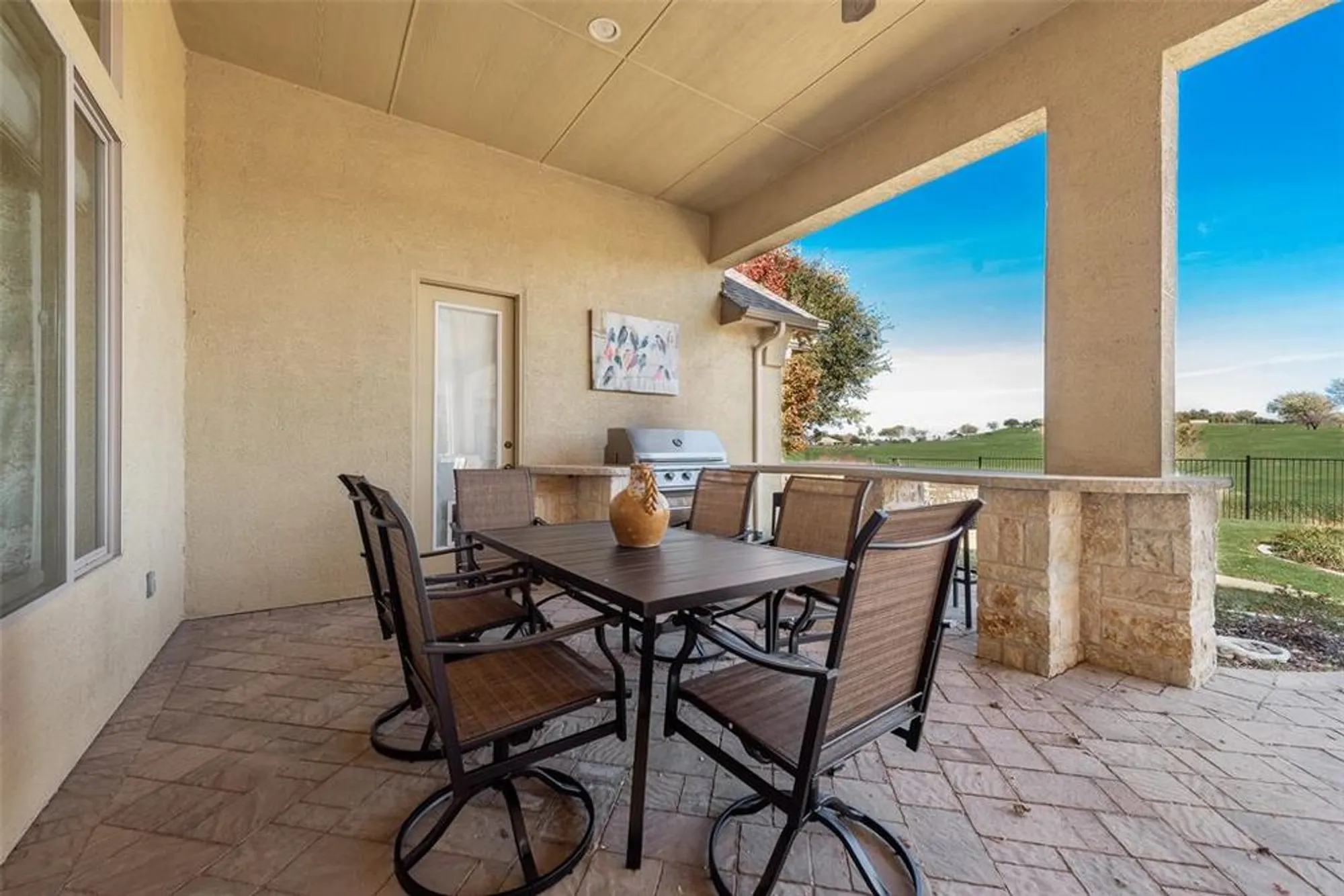 Property Slideshow image 24 of 32 | 11532 southerland dr, Denton, TX, 76207