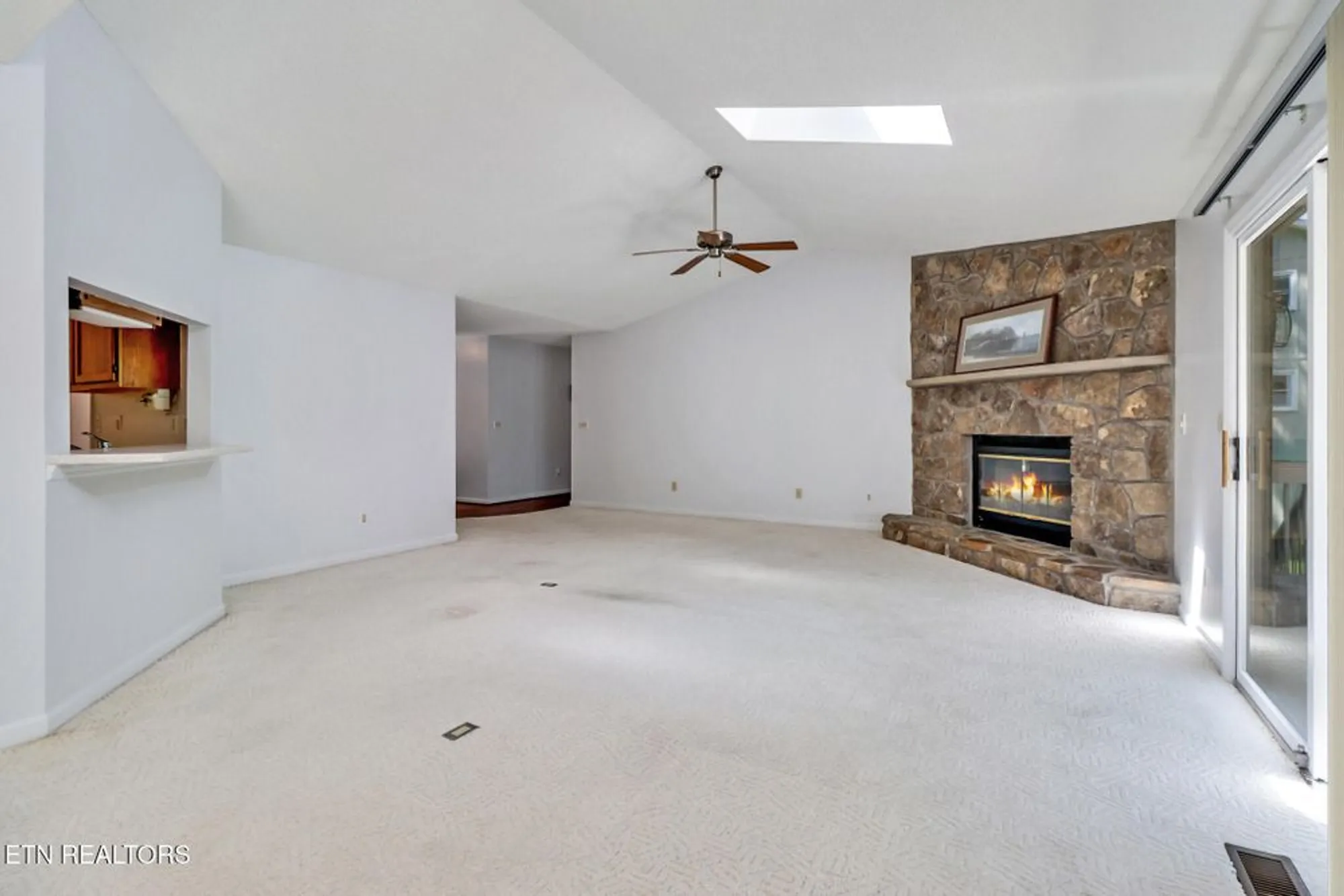 Property Slideshow image 12 of 45 | 116 rolling green dr, Crossville, TN, 38558