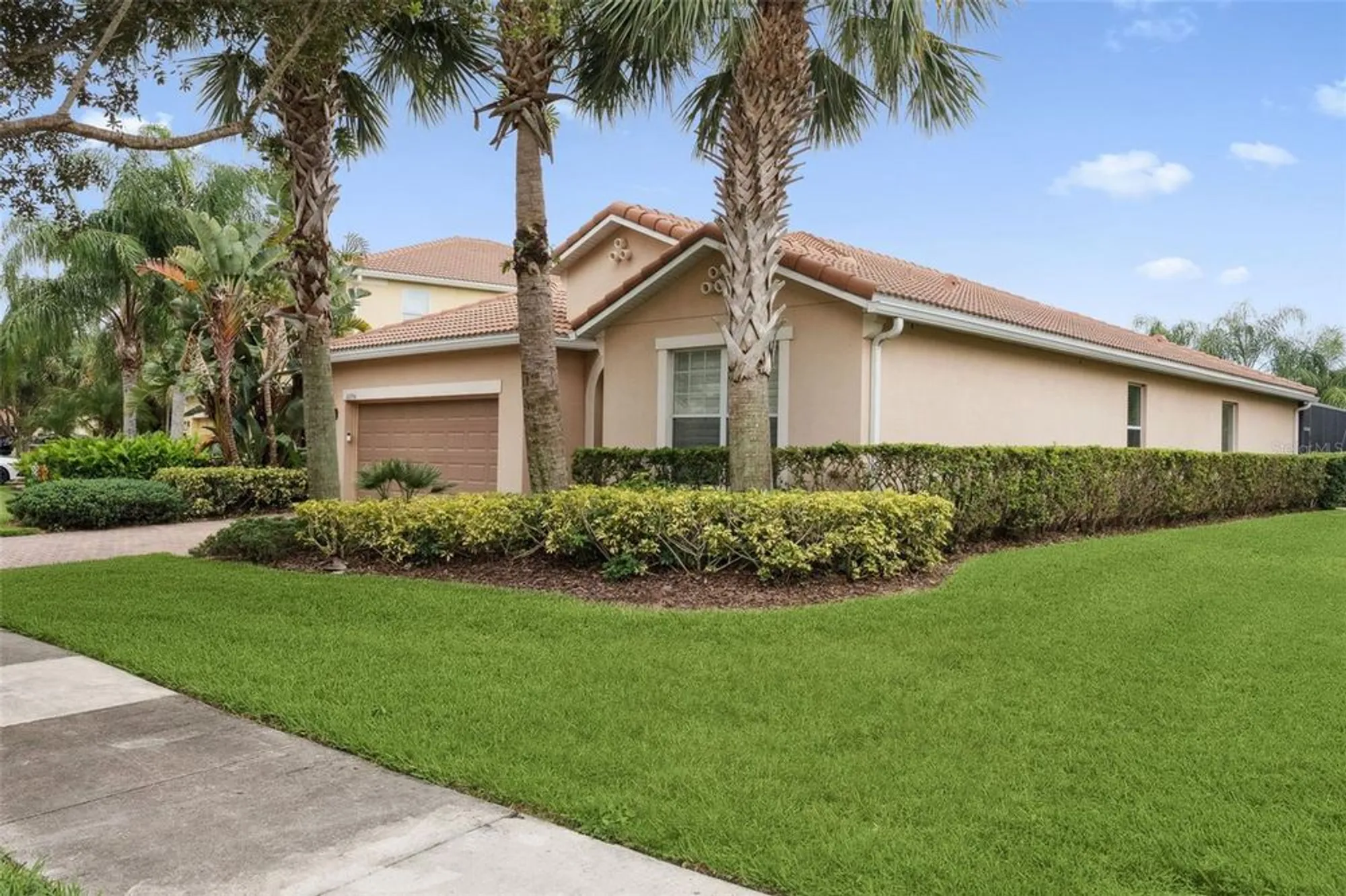 Property Slideshow image 2 of 54 | 11794 barletta dr, Orlando, FL, 32827