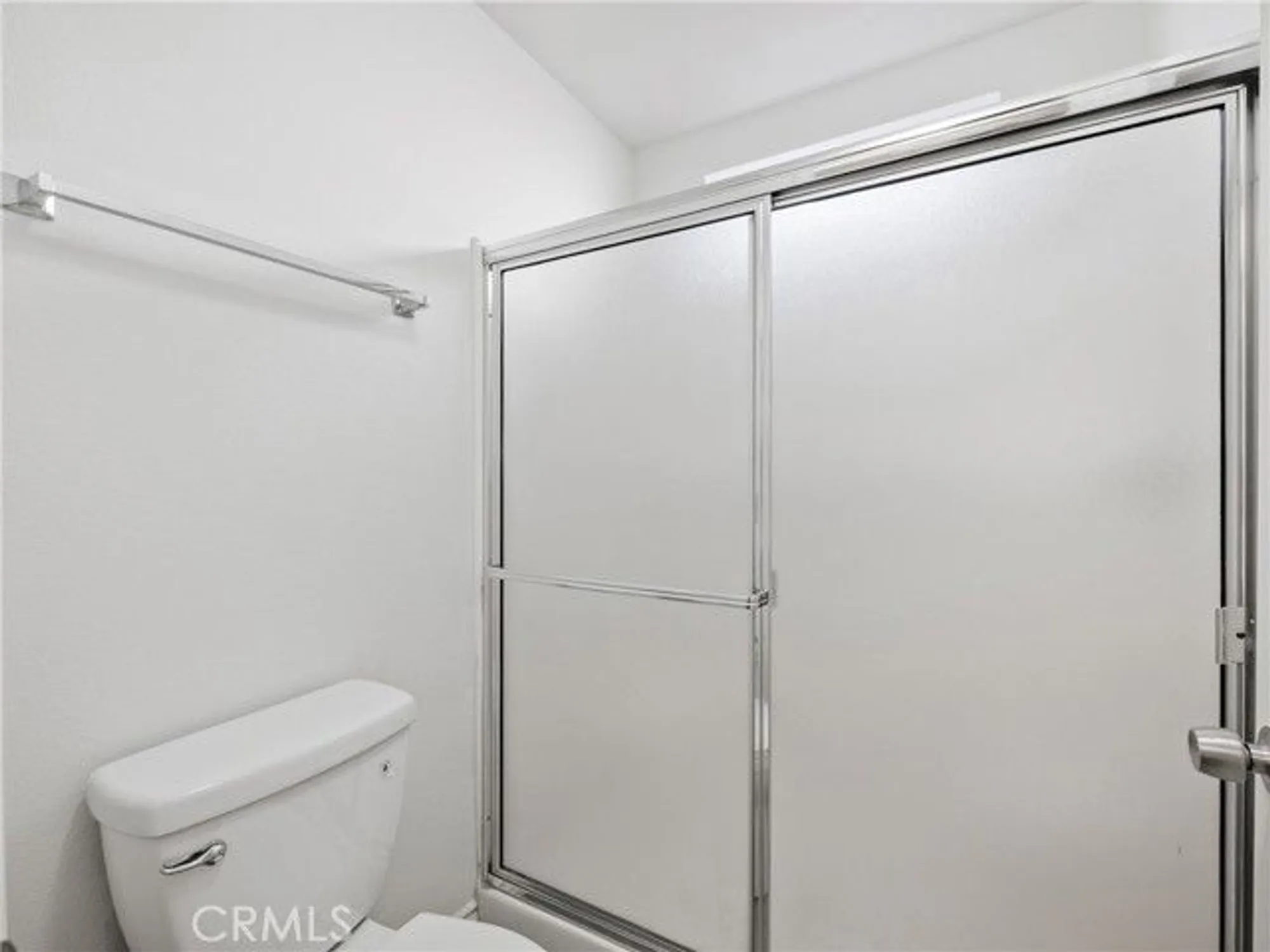 Property Slideshow image 18 of 37 | 19246 pine way, Apple Valley, CA, 92308