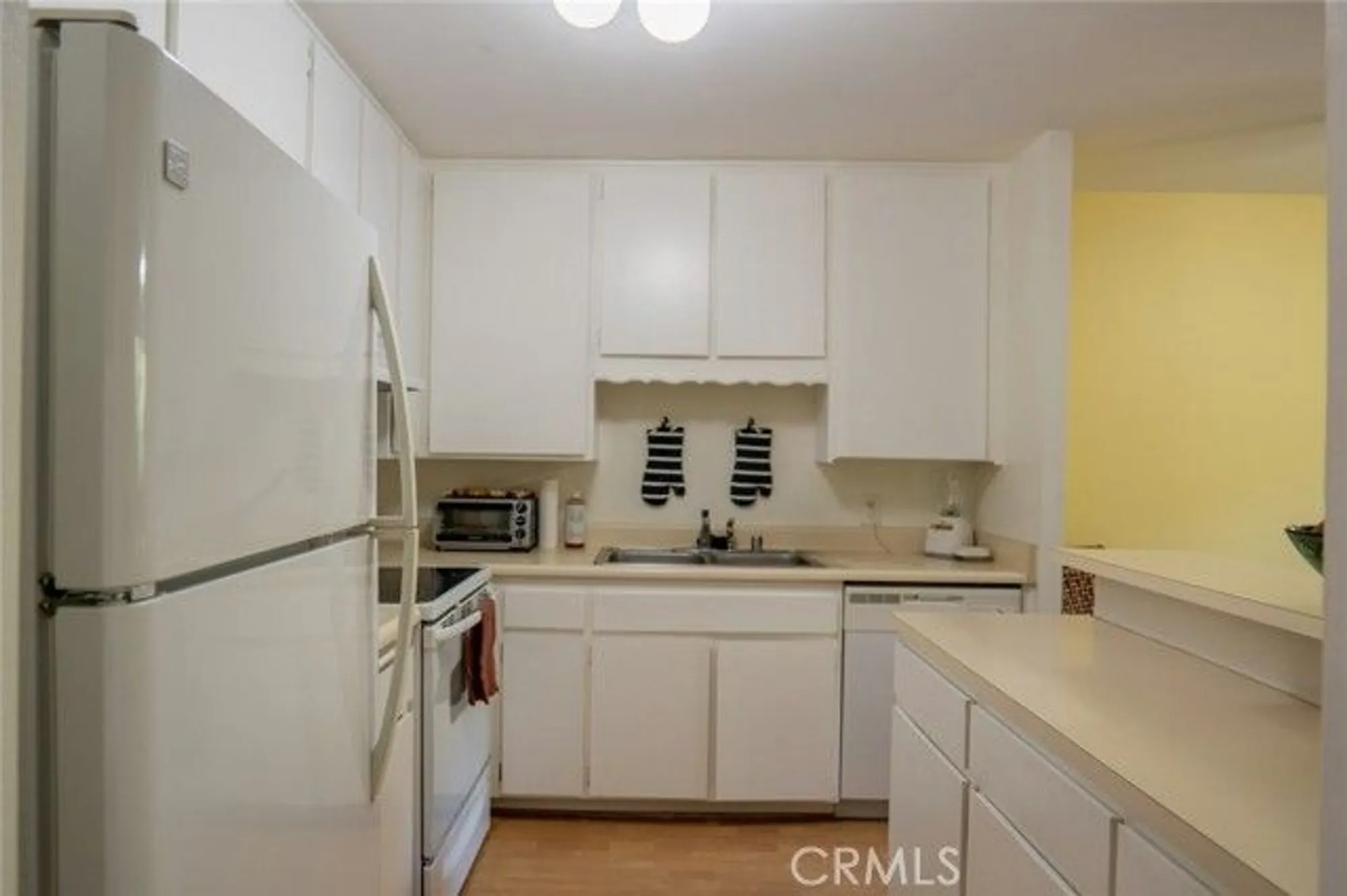 Property Slideshow image 8 of 28 | 327 chestnut hill ct 22, Thousand Oaks, CA, 91360