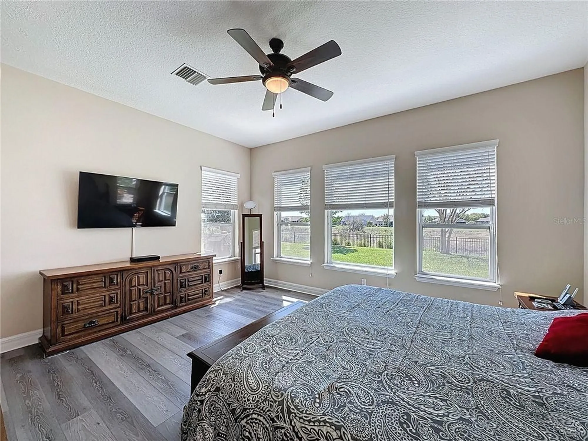 Property Slideshow image 20 of 54 | 228 bayou bend rd, Groveland, FL, 34736