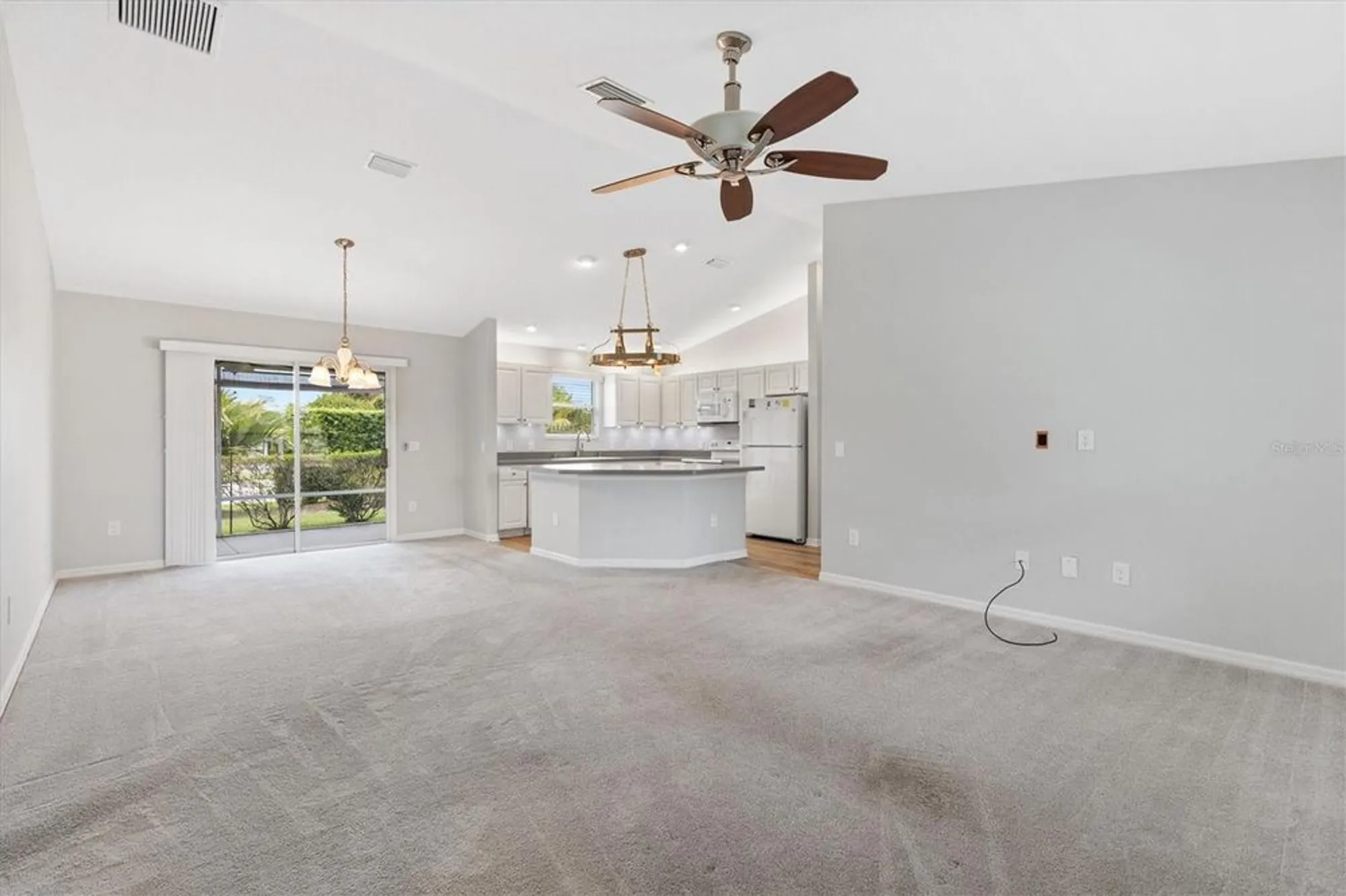 Property Slideshow image 5 of 33 | 2291 montbrook pl, The Villages, FL, 32162