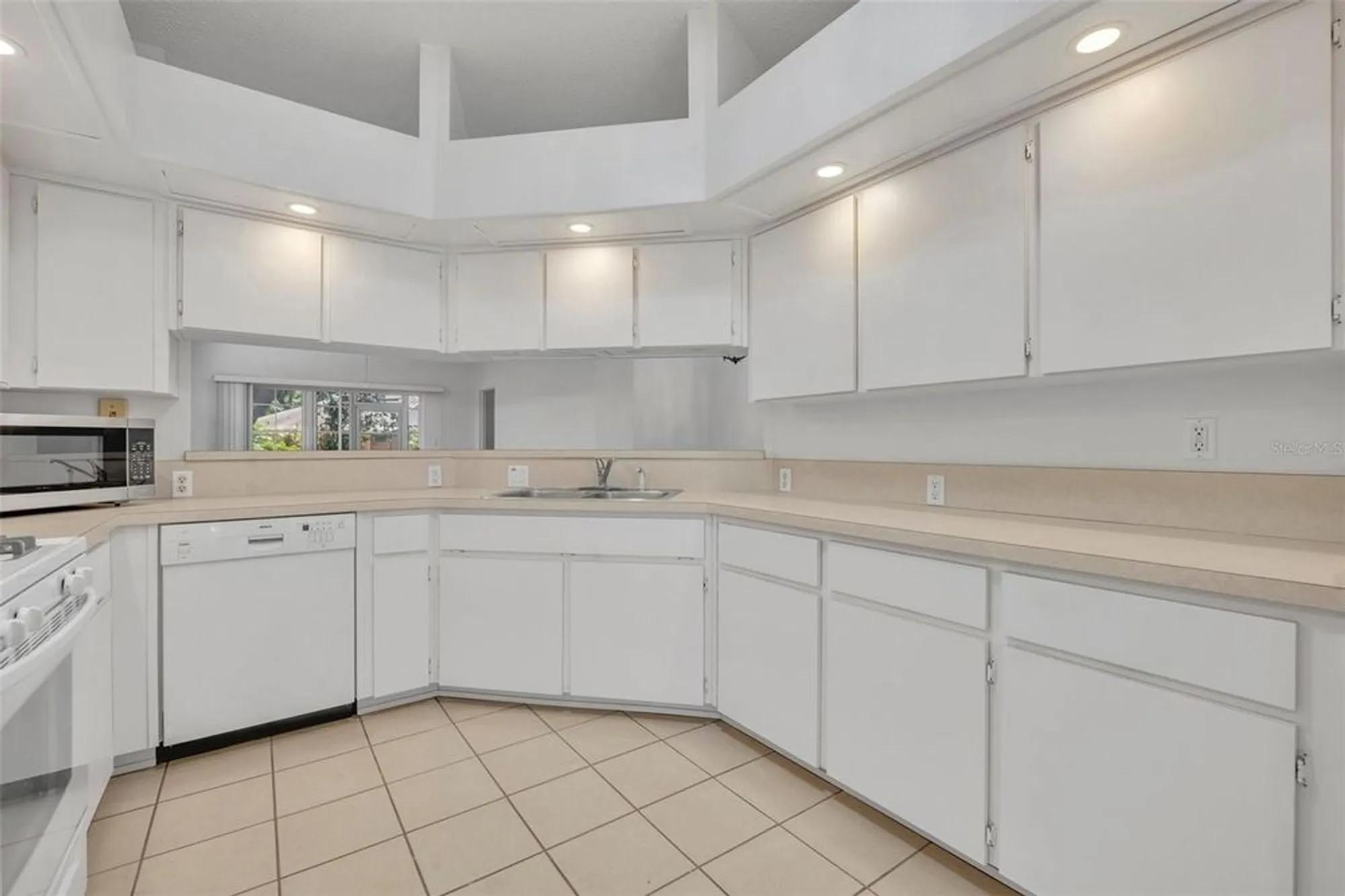 Property Slideshow image 17 of 60 | 5614 king james ave, Leesburg, FL, 34748