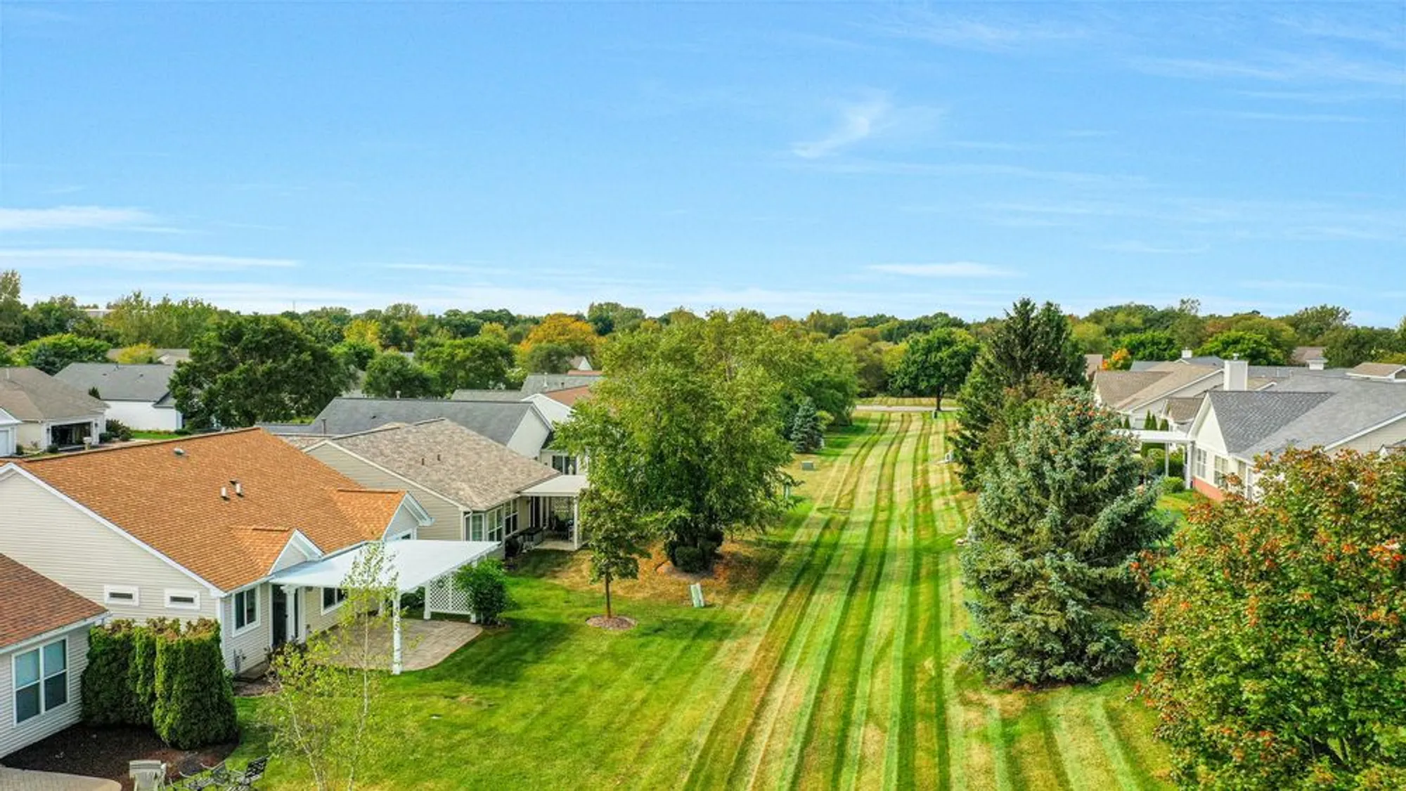 Property Slideshow image 34 of 43 | 12250 songbird ln, Huntley, IL, 60142