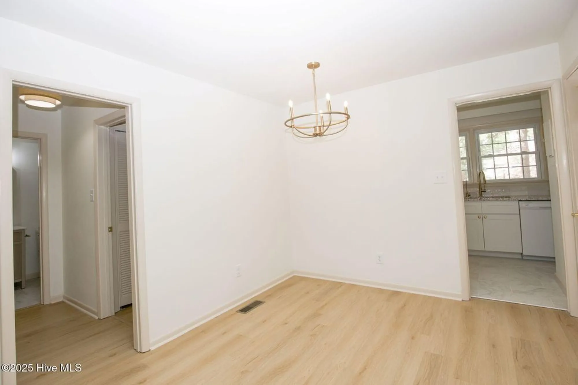 Property Slideshow image 12 of 28 | 317 driftwood cir unit b, Southern Pines, NC, 28387