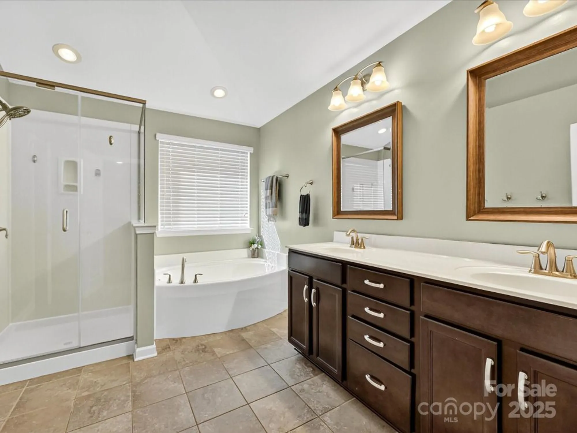 Property Slideshow image 23 of 34 | 5004 el molino dr, Charlotte, NC, 28214