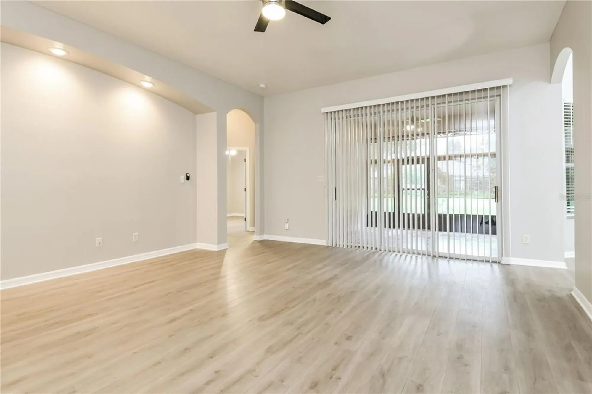 Property Slideshow image 5 of 16 | 25012 laurel valley rd, Leesburg, FL, 34748