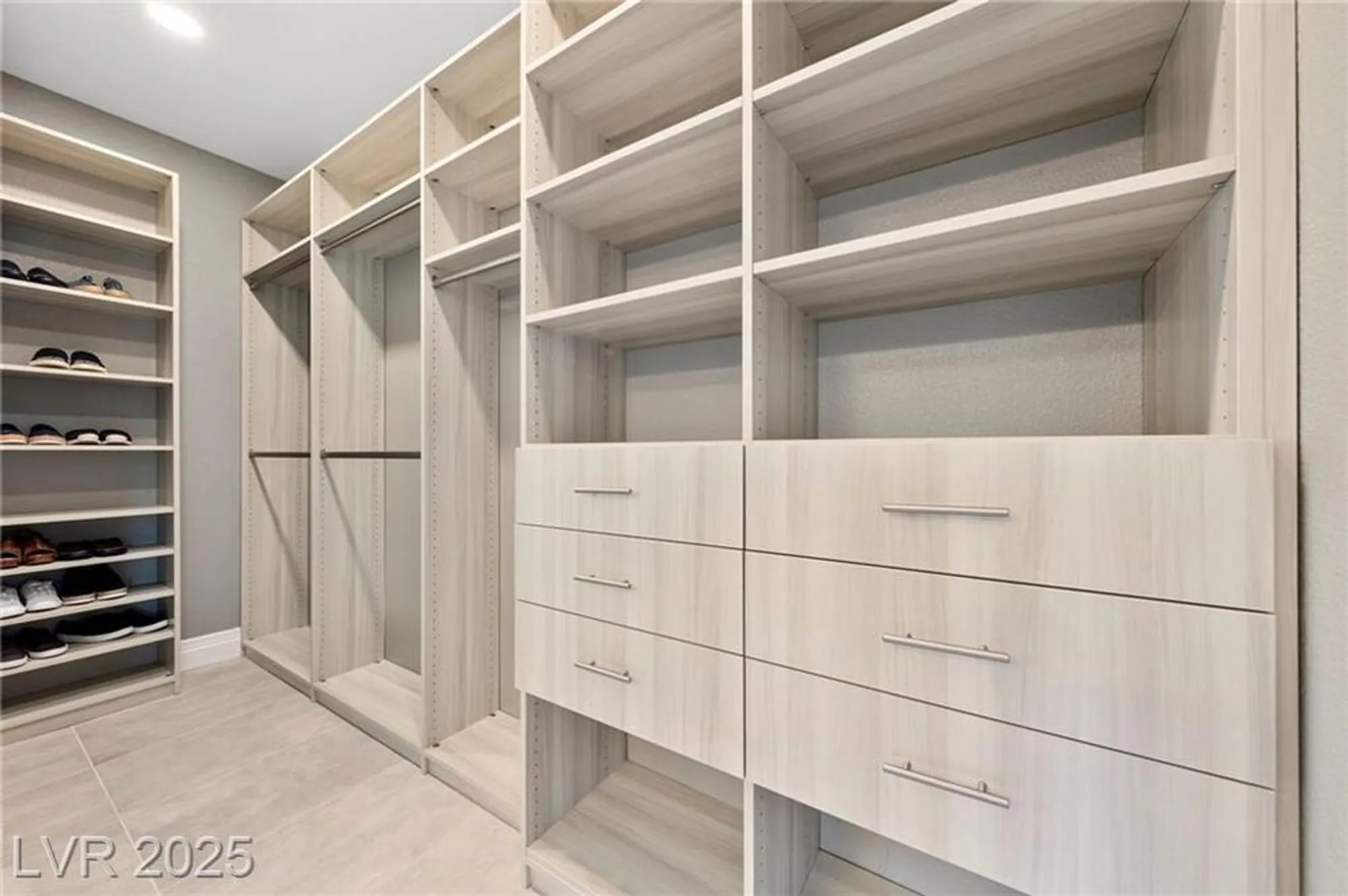 Property Slideshow image 16 of 56 | 1999 oliver springs st, Henderson, NV, 89052
