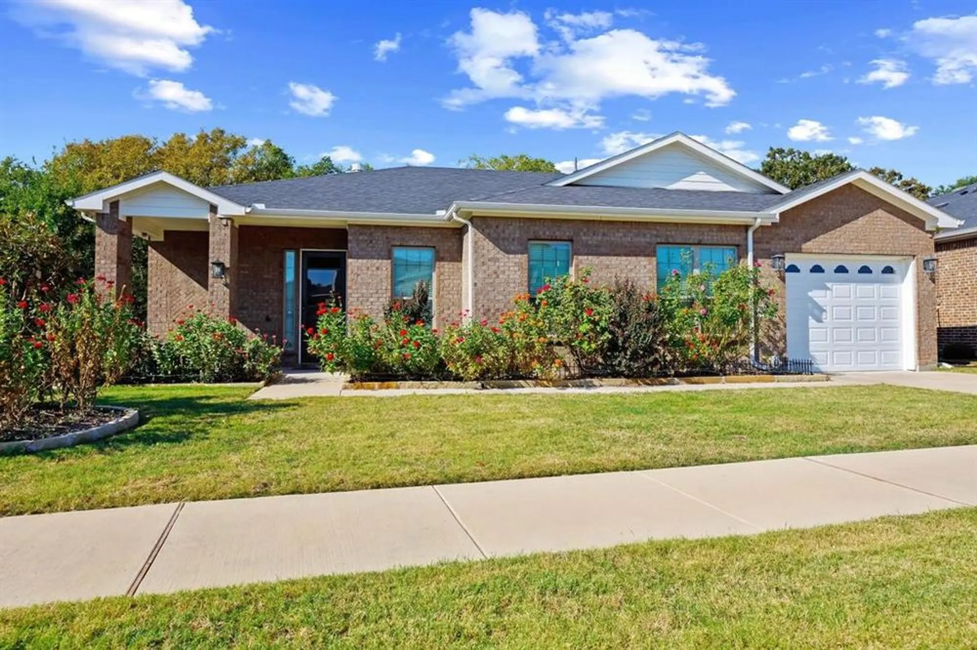 Property Slideshow image 1 of 16 | 829 hearthside way, Mckinney, TX, 75071