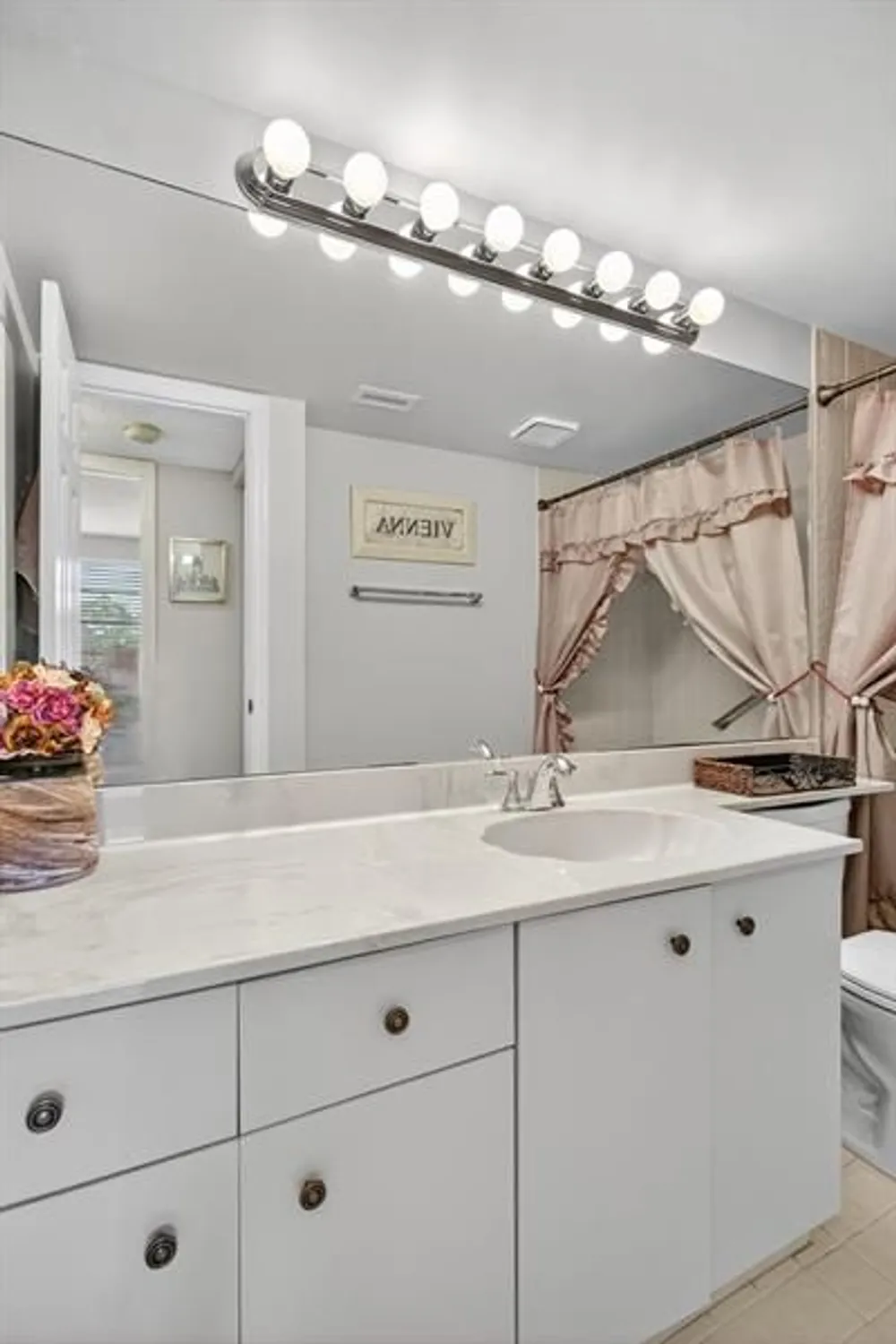 Property Slideshow image 13 of 56 | 7445 fairfax dr 209, Tamarac, FL, 33321