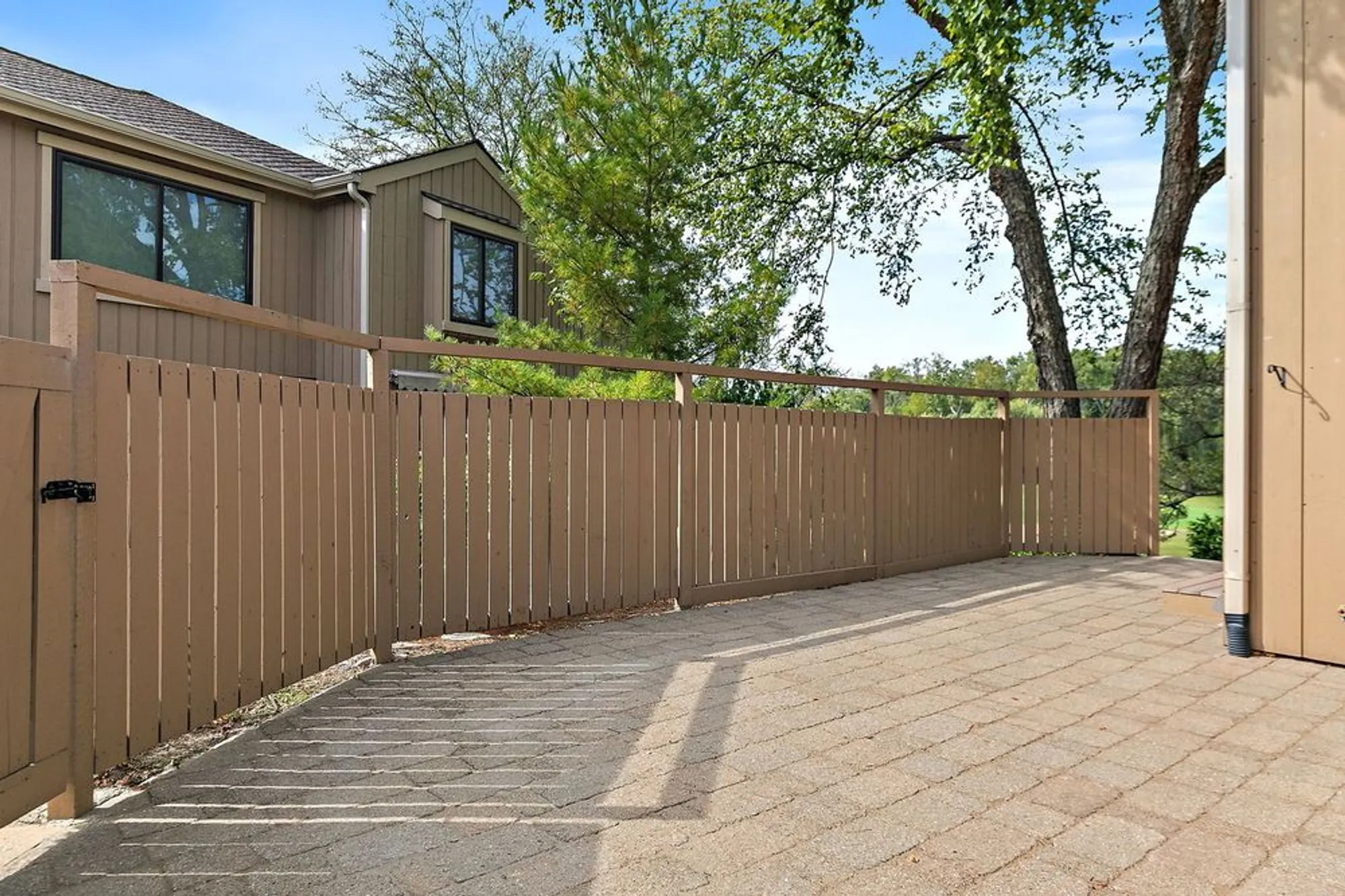 Property Slideshow image 4 of 39 | 830 oak hill rd, Lake Barrington, IL, 60010